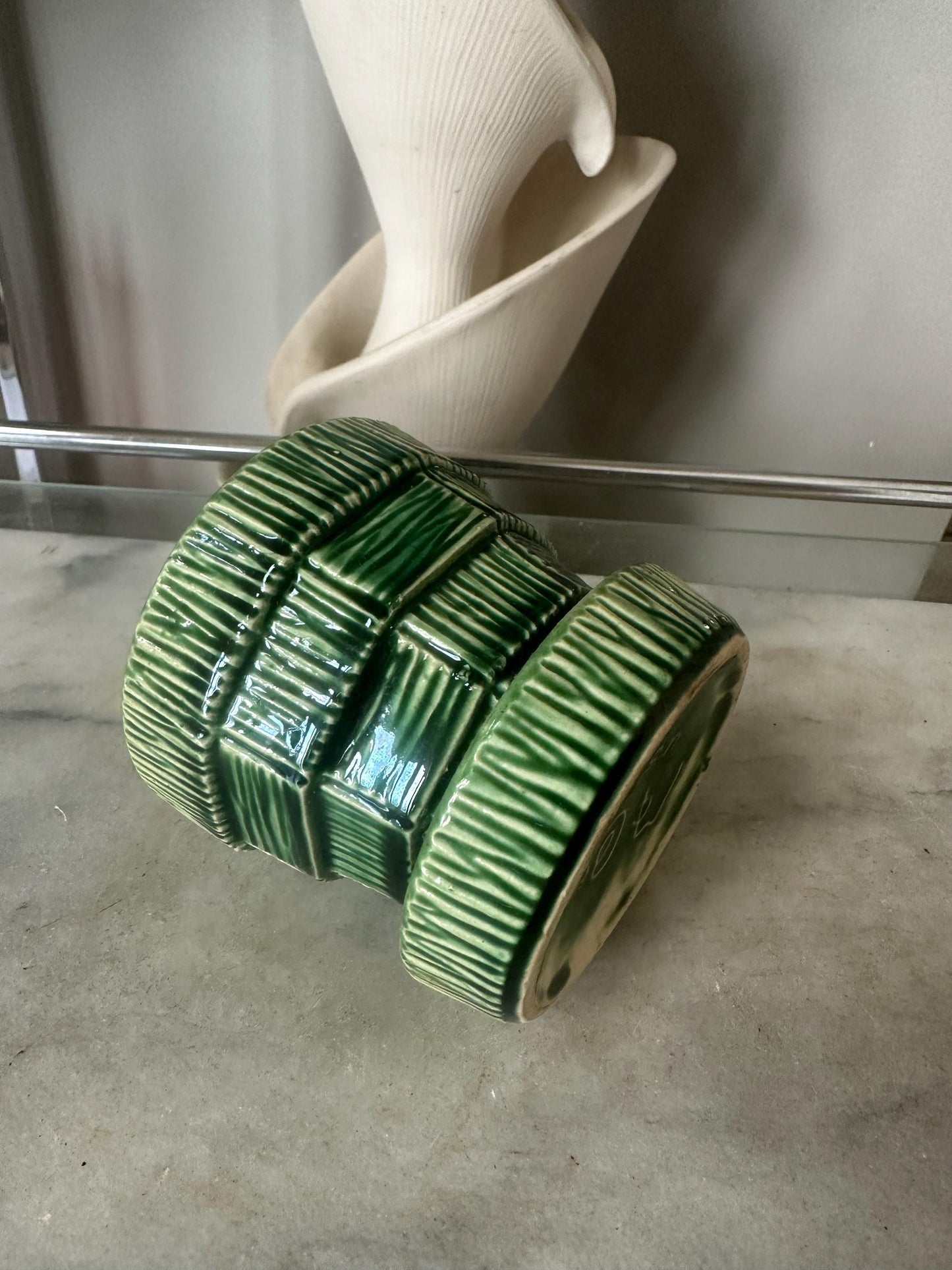 MCCOY vintage 1940’s basket weave green planter