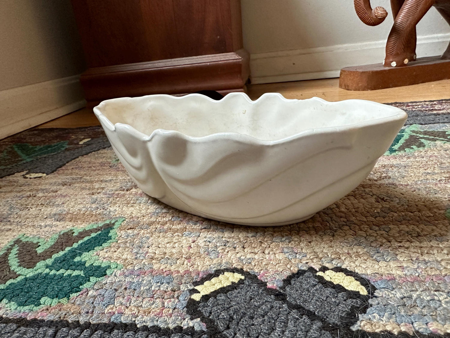 Hull USA #F77 Matte Ivory Oval Pottery Planter | Hull USA Centwrpiwce / Console | USA Pottery