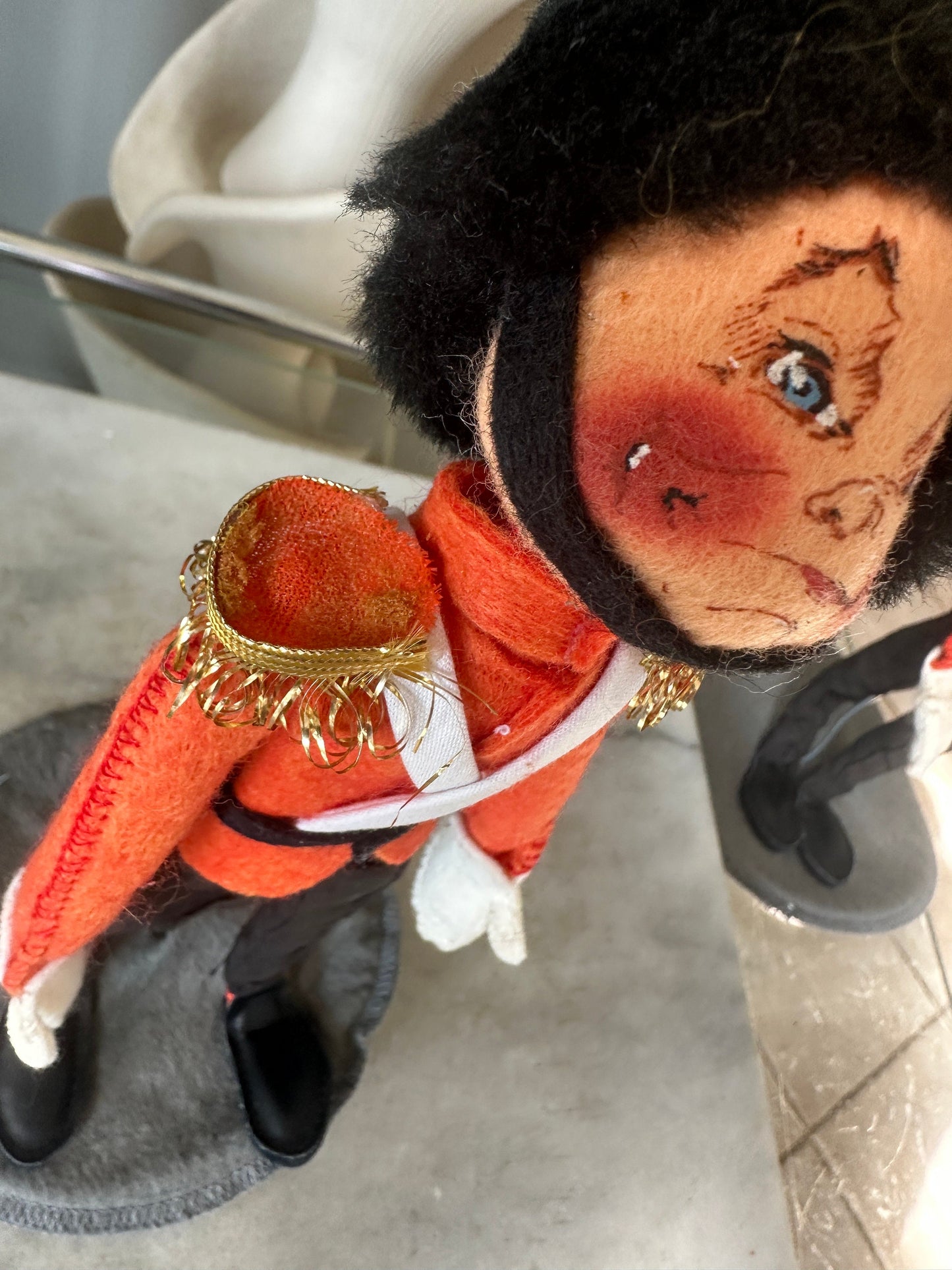 Annalee 10" Toy Soldier, British Guard 756088 Royal Yoeman England from 1988