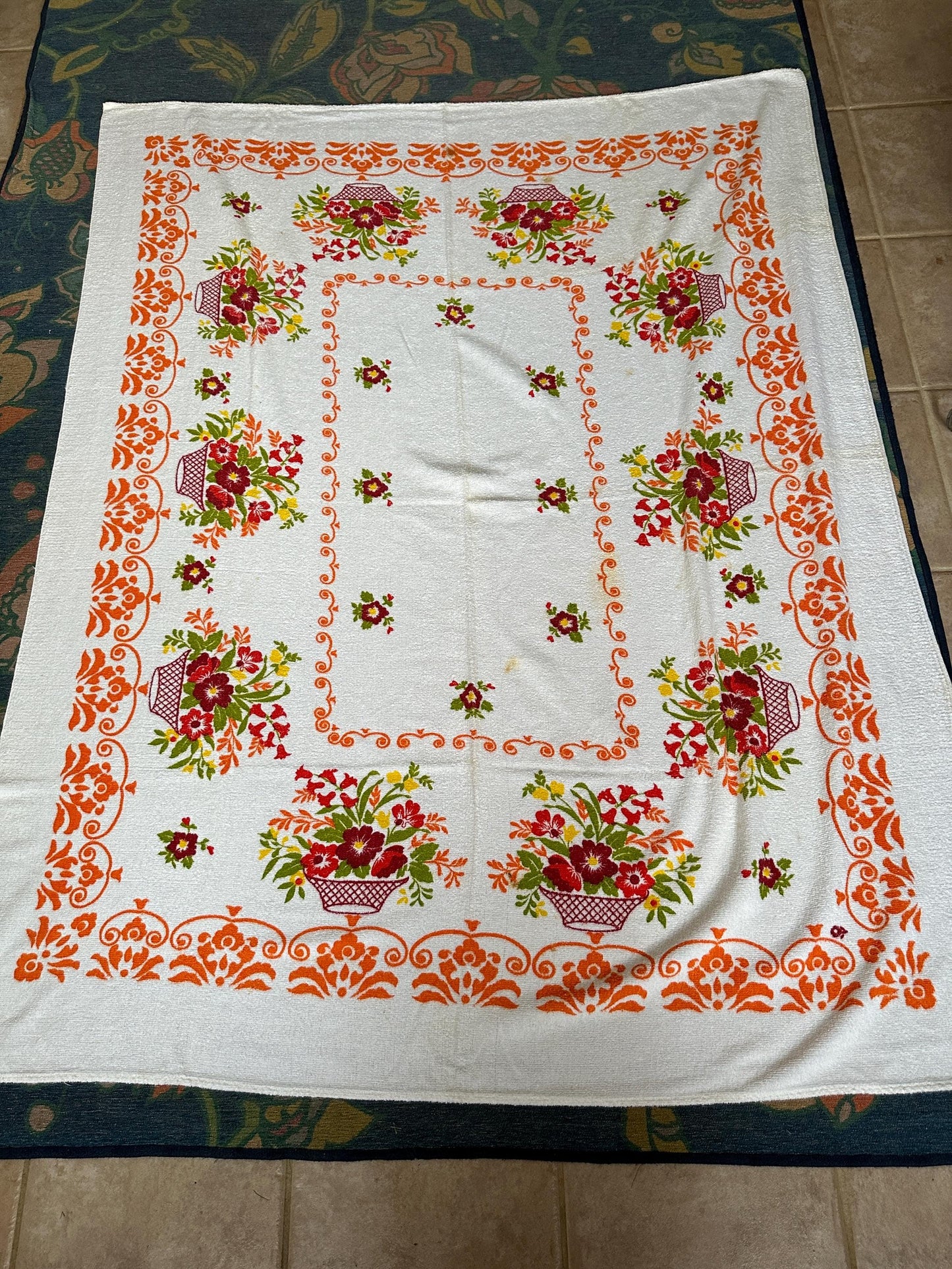 Vintage Floral Bath Towel: Mid-Century Modern Flower Basket, 1960s-70s Cotton