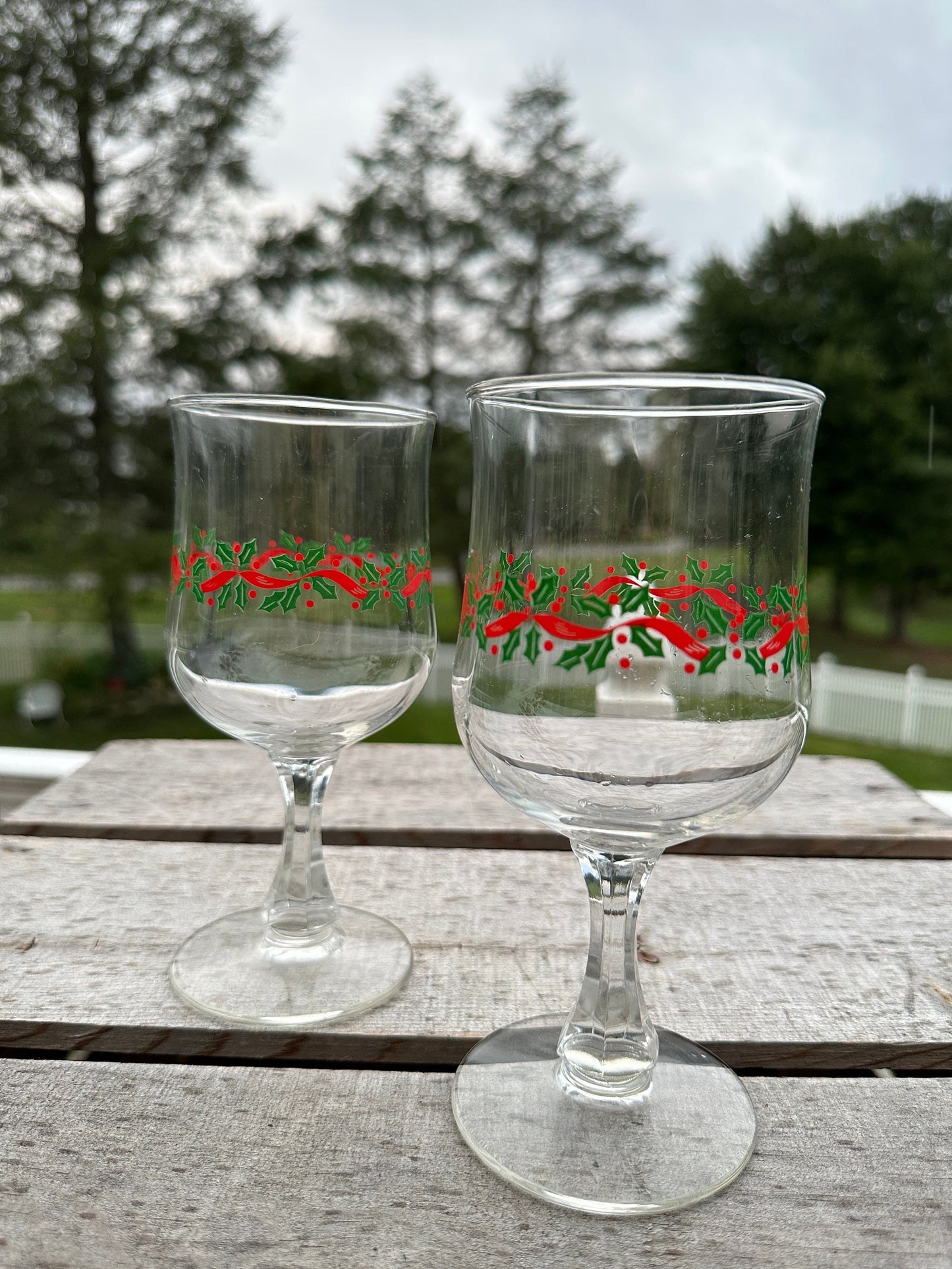 Set of 2 Arby's Christmas Glass; Holly; Red Ribbon; Gold Rimmed; 1990's