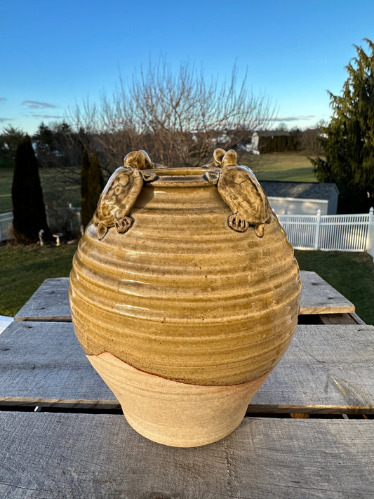 Suzanne Kent Studio Art Pottery Turtle Lid Pottery Vase Signed SK West Chester PA