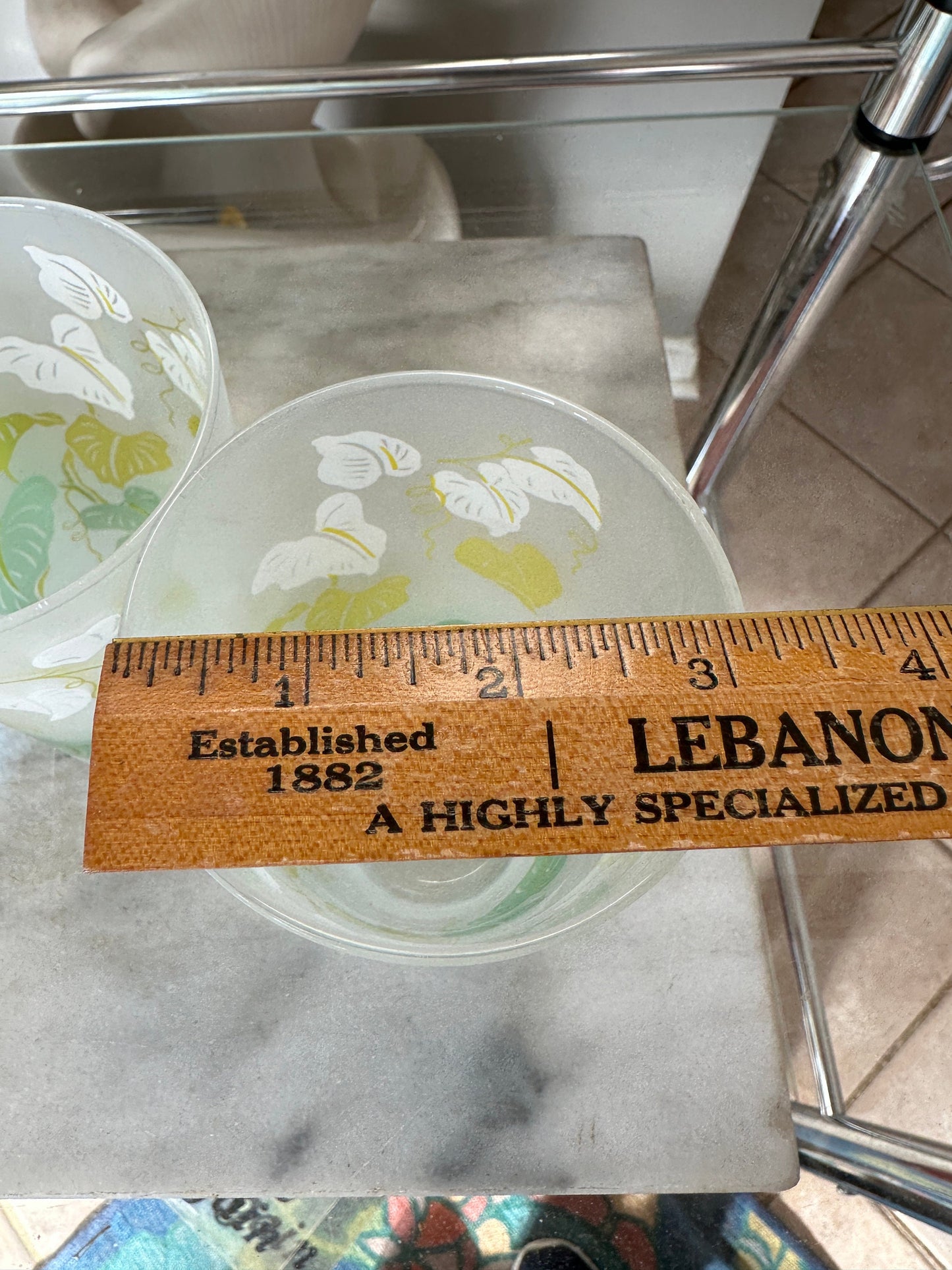 Vintage Set of 4 Tall Frosted w/ Flower Design Glasses 5-7/8"