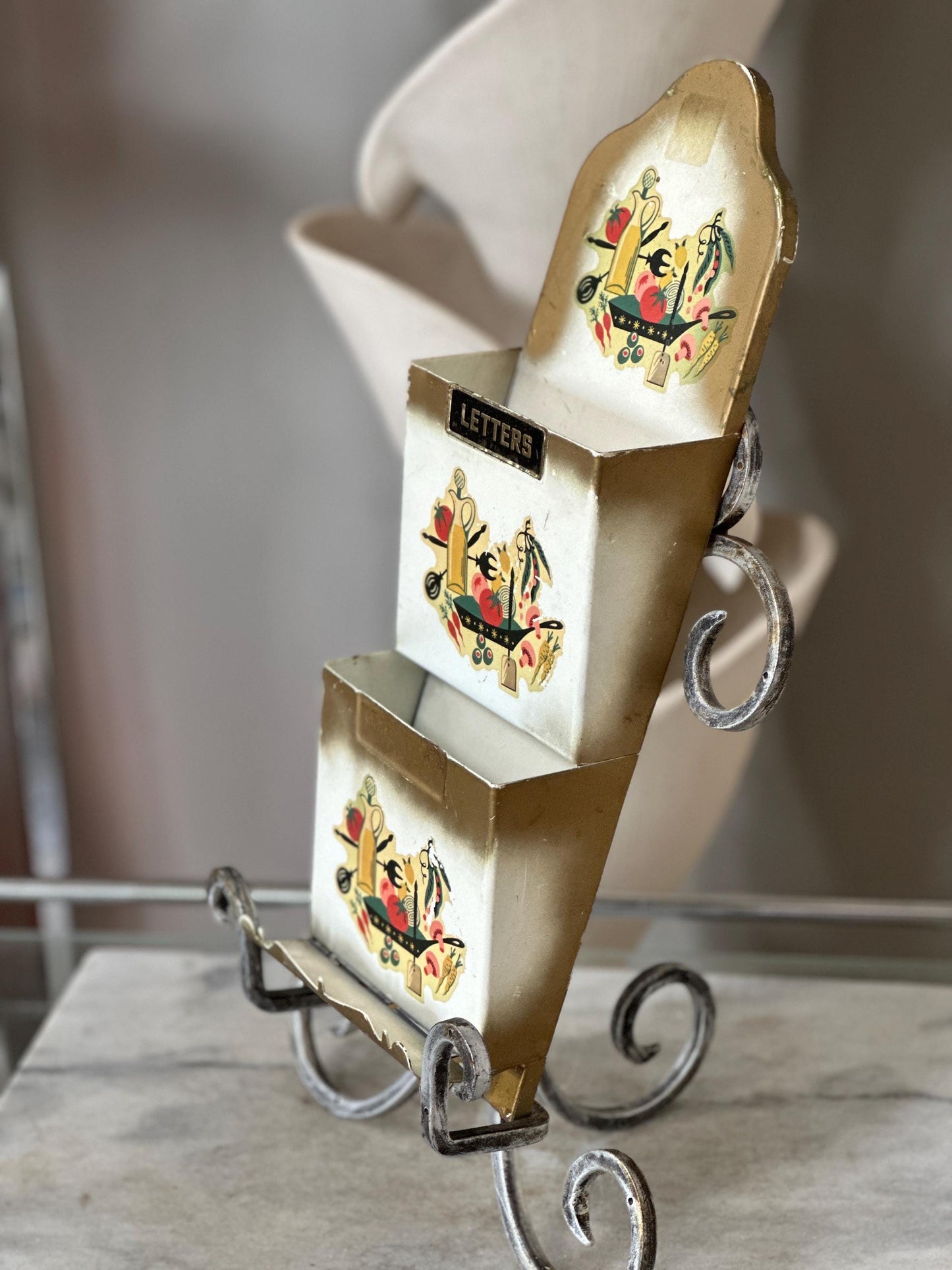 Vintage Mid Century 1950s Letter Bill Holder Wall Hanging ~ MCM Kitchenware Design | Tin Litho