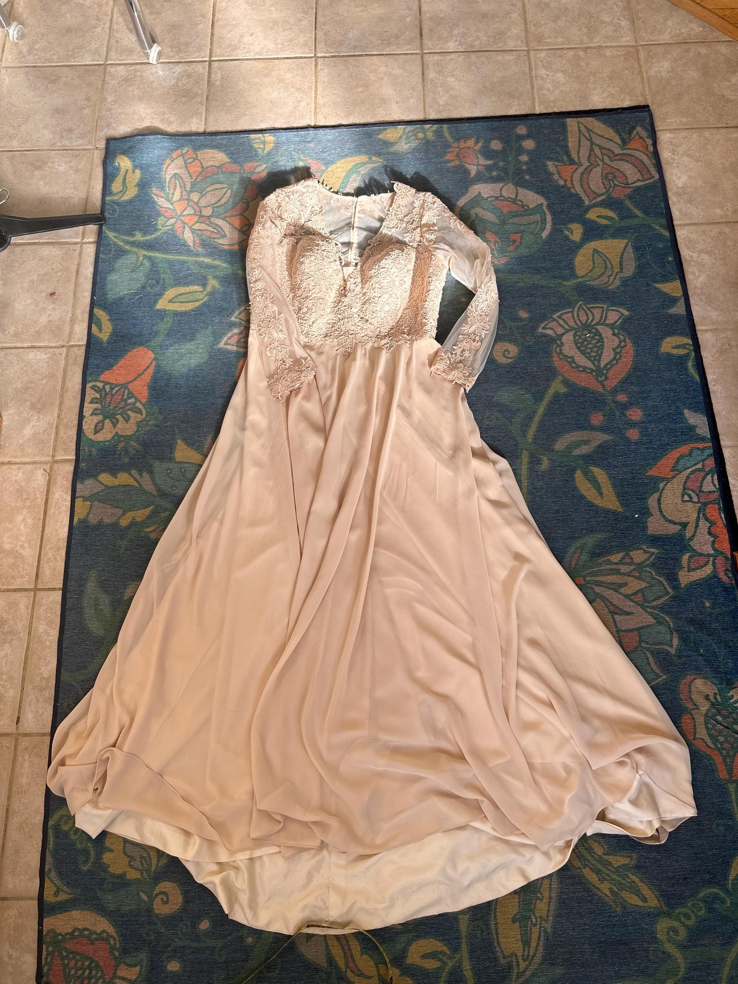 Ivory Lace Bodice Wedding Gown | Size 20, Chiffon Overlay