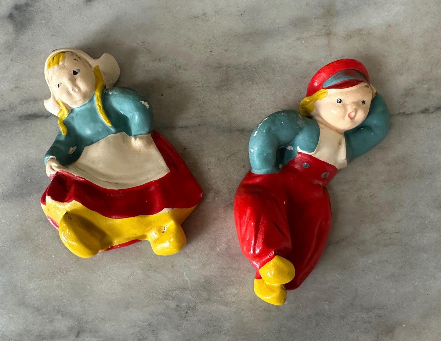 Vintage Chalkware Dancing Dutch boy & girl 1940-50's