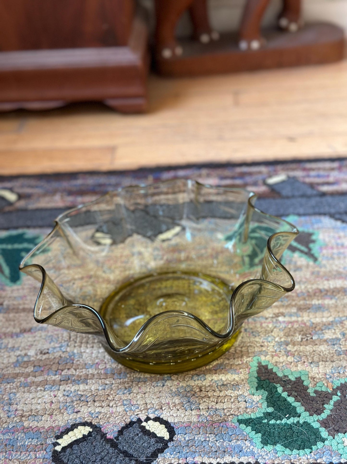 Vintage Large Erickson Bubble Scalloped Bowl Smoky Smokie MCM Mid Century Modern Art Glass