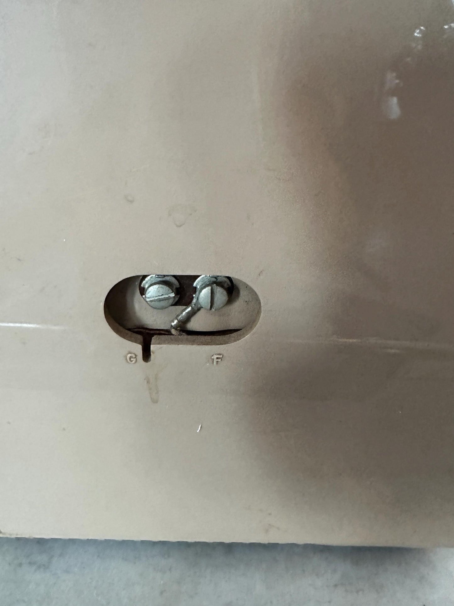 Vintage Radio Zenith Automatic Frequency Control Tube Radio 1959 Beige / Tan Vintage Zenith Radio