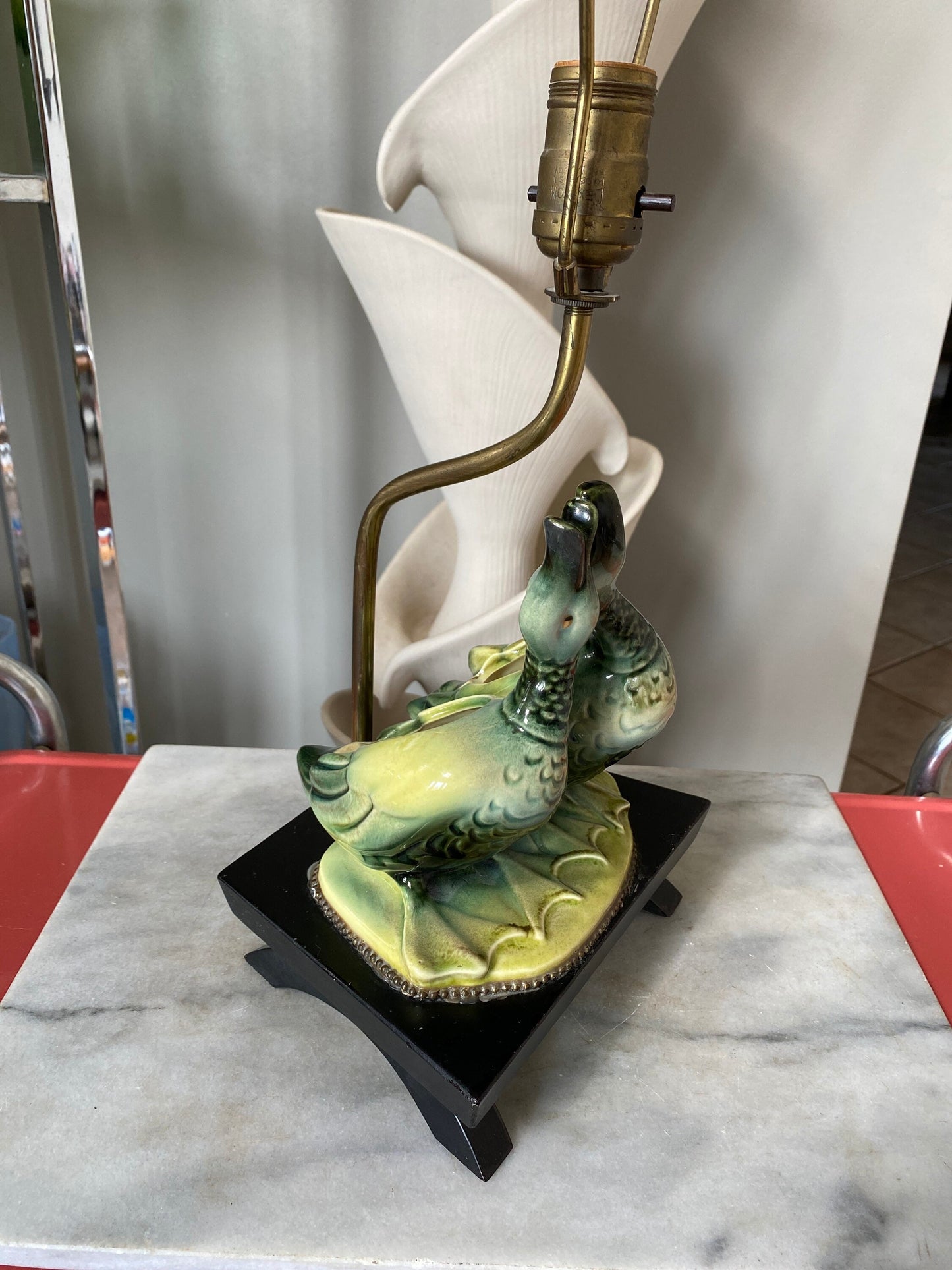 Mid Century Hull Asian Ducks Planter Accent Lamp