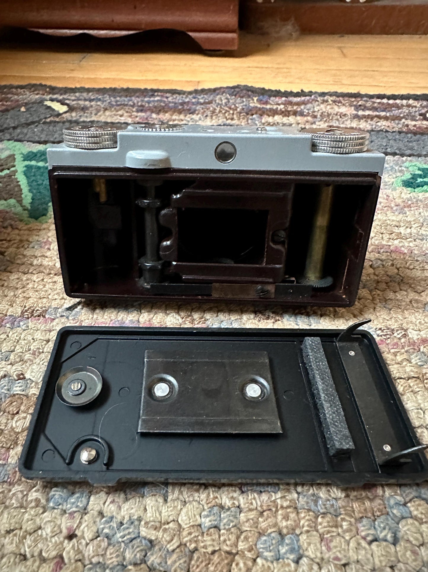 Vintage Film Camera - Spartus 35 Camera - In Origjnal Box w Brochure