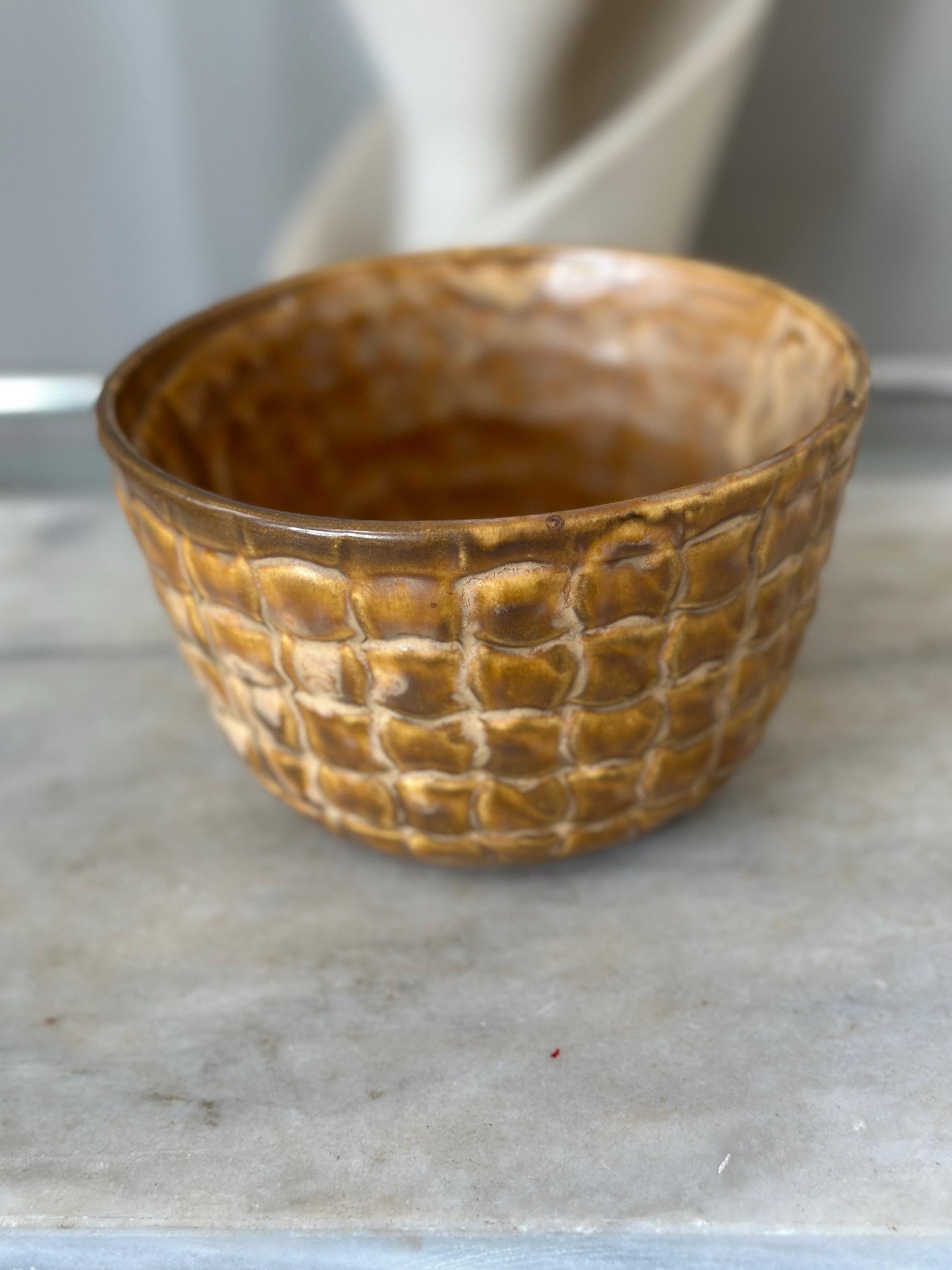 Vintage McCoy Basket Weave Pottery Bowl, USA 1605