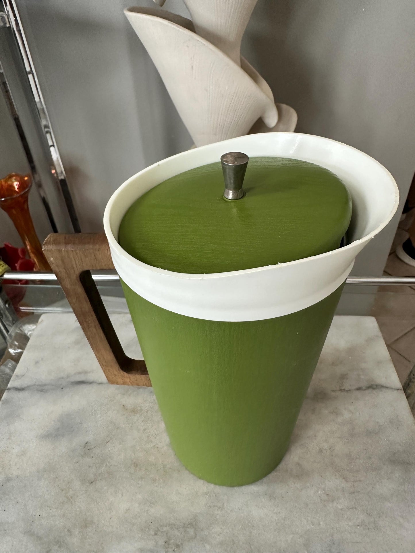 Vintage Avocado Green Pitcher – MCM Kitchenware with Wooden Handle