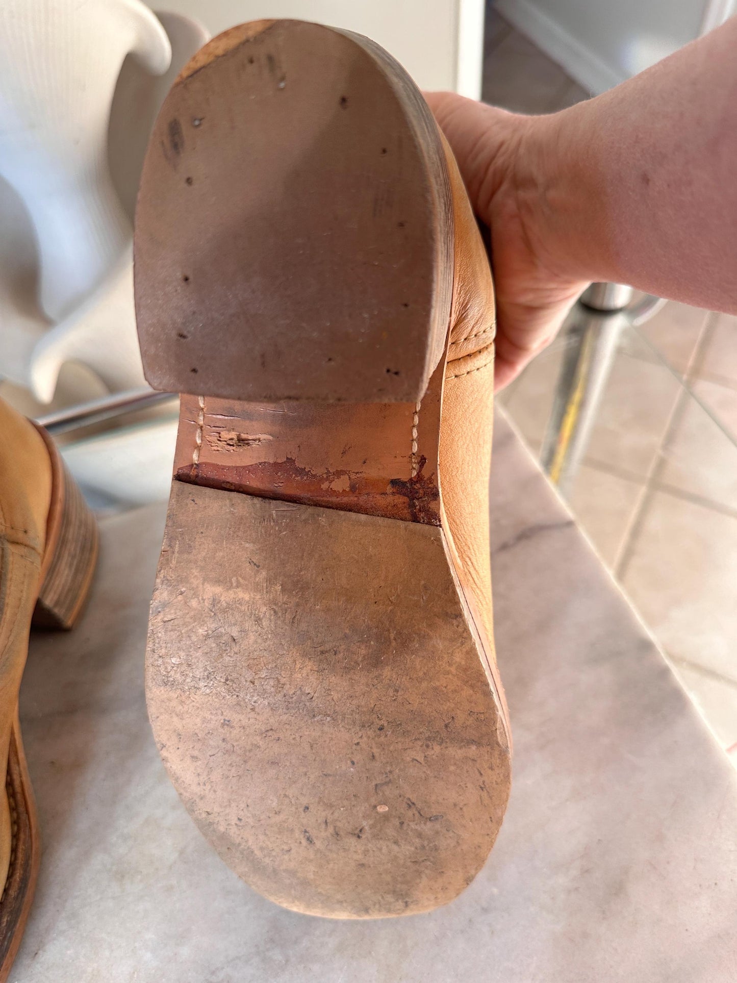 Vintage Wild Country Tan Leather Campus Boots – Wooden Stacked Heel 1970s - Women's 11D