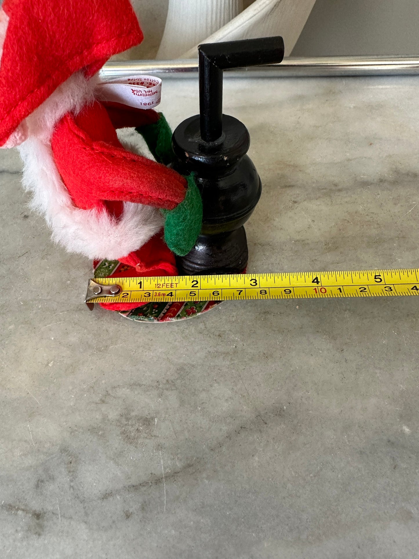 Vintage Annalee 5” Santa with Pot Belly Stove - 1981, Kitschy Annalee Mobilite Doll