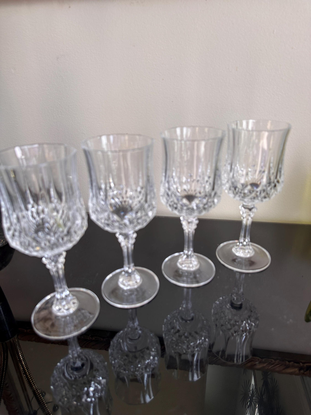 Vintage Cristal d’Arques Longchamp Wine Glasses – Set of 4 – French Cut Crystal Stemware