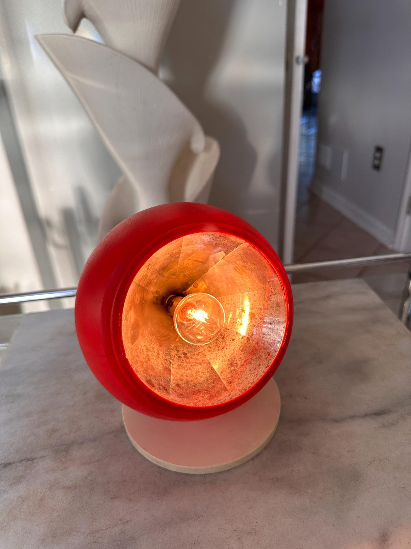 Vintage Disco Lite Red Globe Strobe Lamp – Model 900 by Data Display Systems (1981)