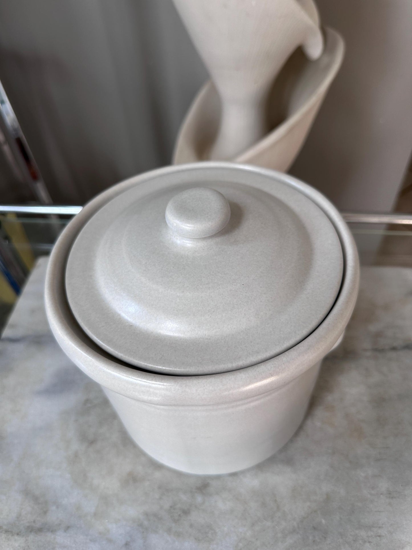 Vintage Pfaltzgraff Yorktowne Cookie Jar Stoneware Blue & Gray USA 1960s 1970s