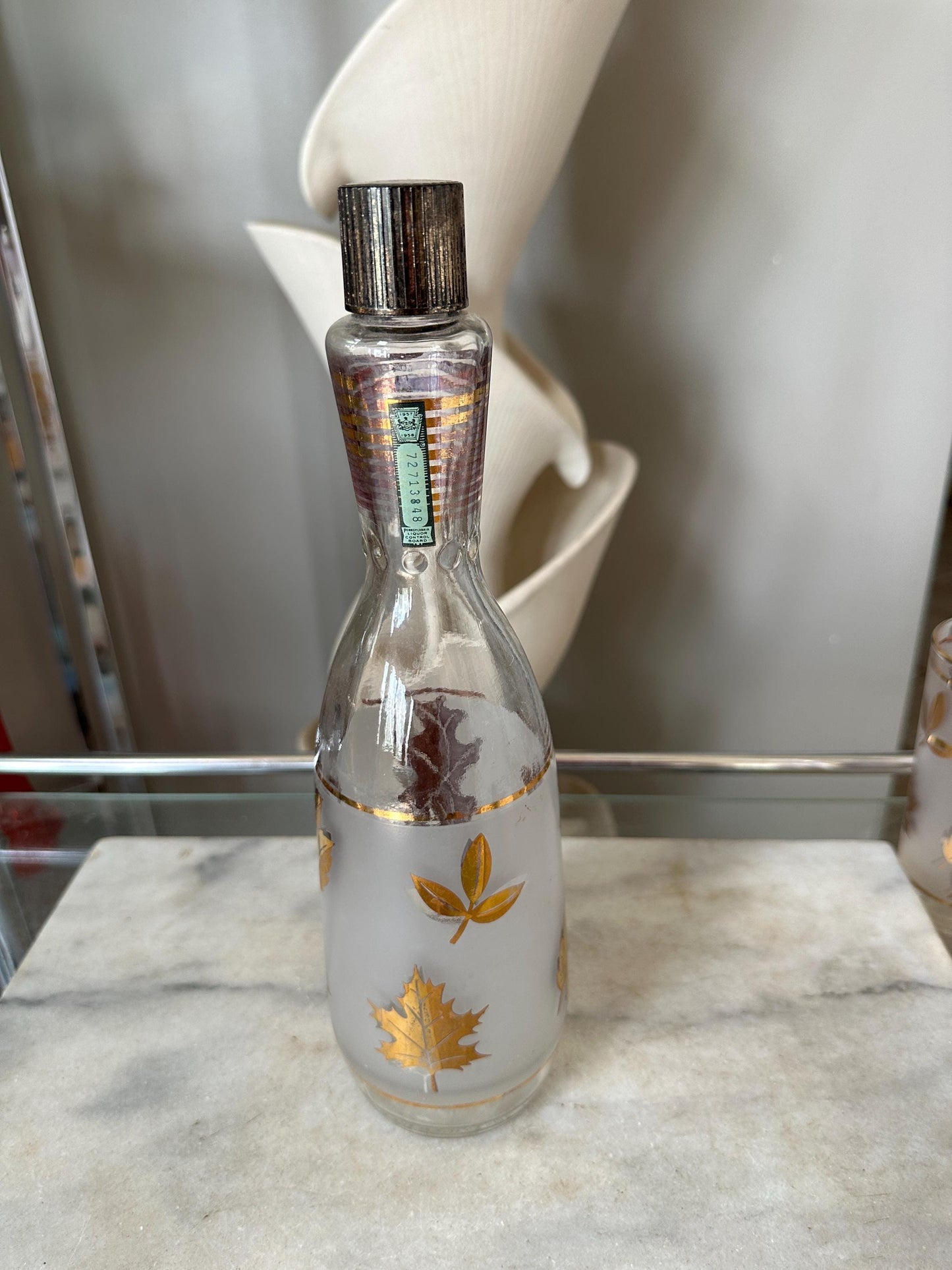 Mcm Gold Leaf Frosted Libby Glass Decanter & Cocktail Glasses with Gold Leaves, Vintage Barware, Frosted Gold Leaf, Hollywood Regency
