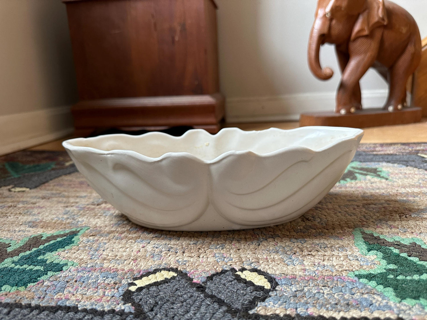 Hull USA #F77 Matte Ivory Oval Pottery Planter | Hull USA Centwrpiwce / Console | USA Pottery