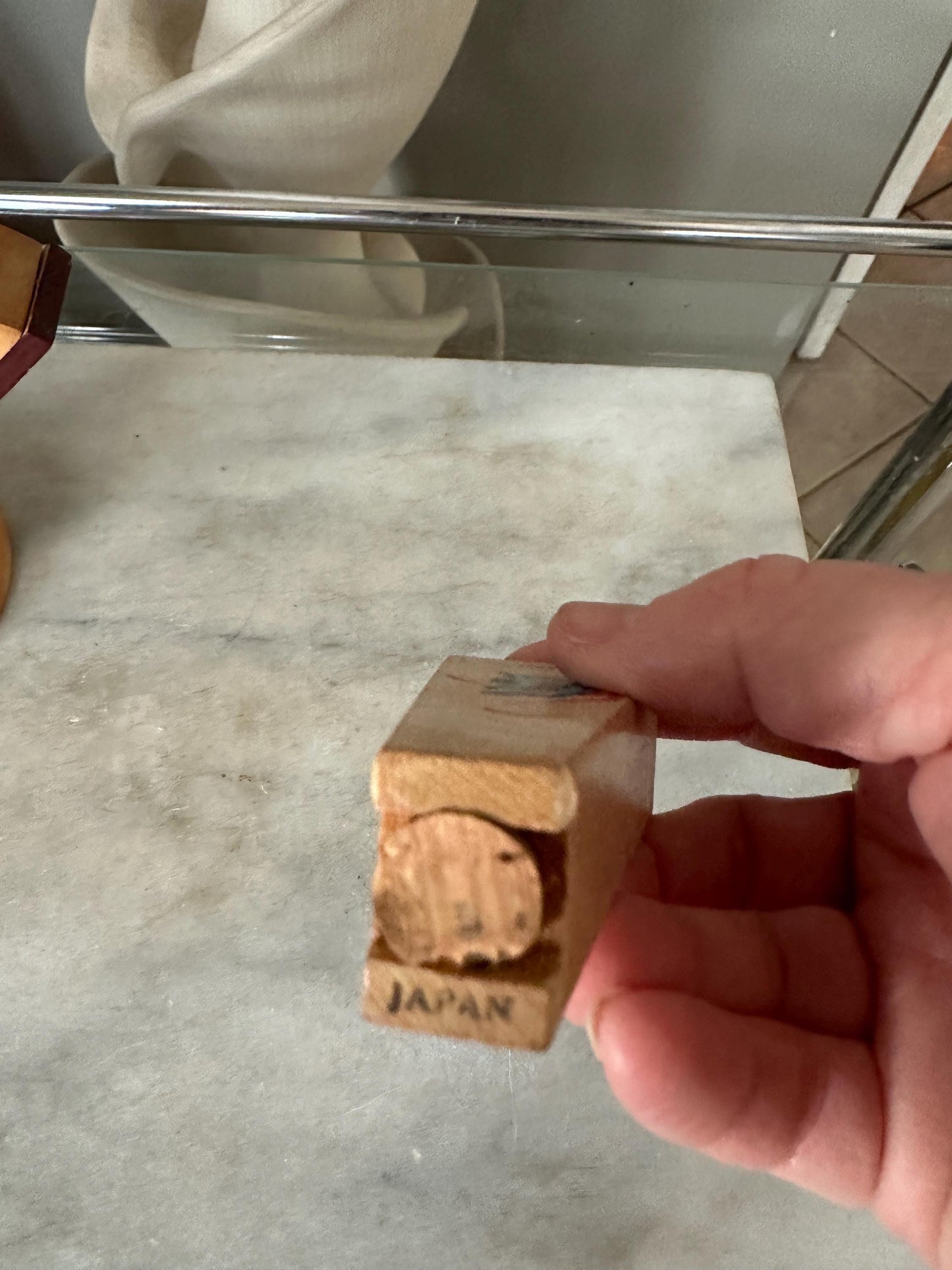 Asian Style Fan Caddy W/ 6 Wooden Shakers