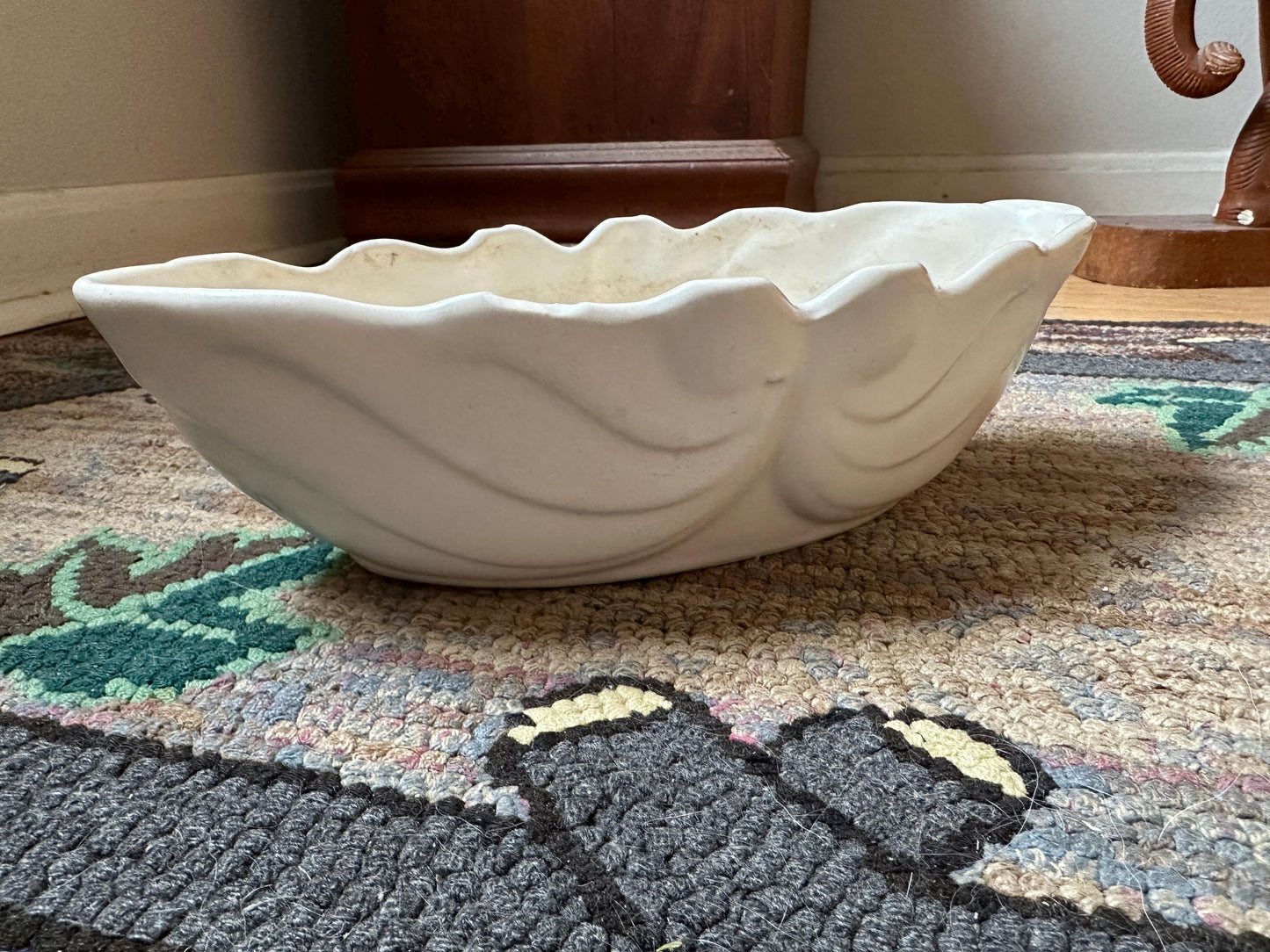 Hull USA #F77 Matte Ivory Oval Pottery Planter | Hull USA Centwrpiwce / Console | USA Pottery