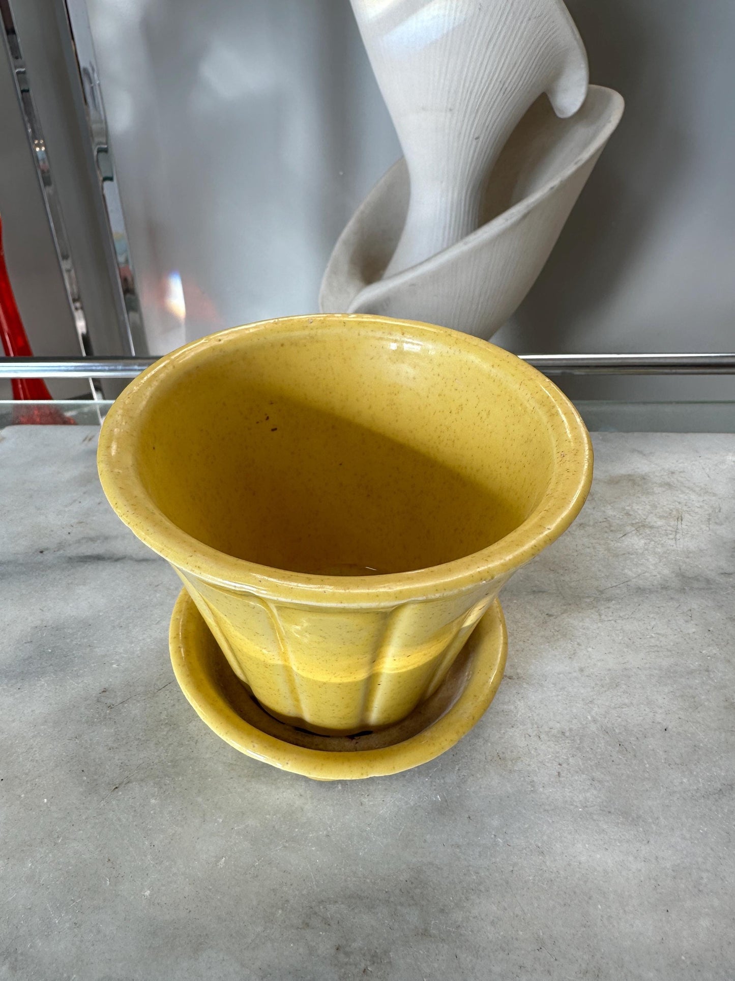 MCCOY vintage 1950s yellow planter, Yellow McCiy Flower Pot, Vintage McCoy, USA Pottery, Please Read Description