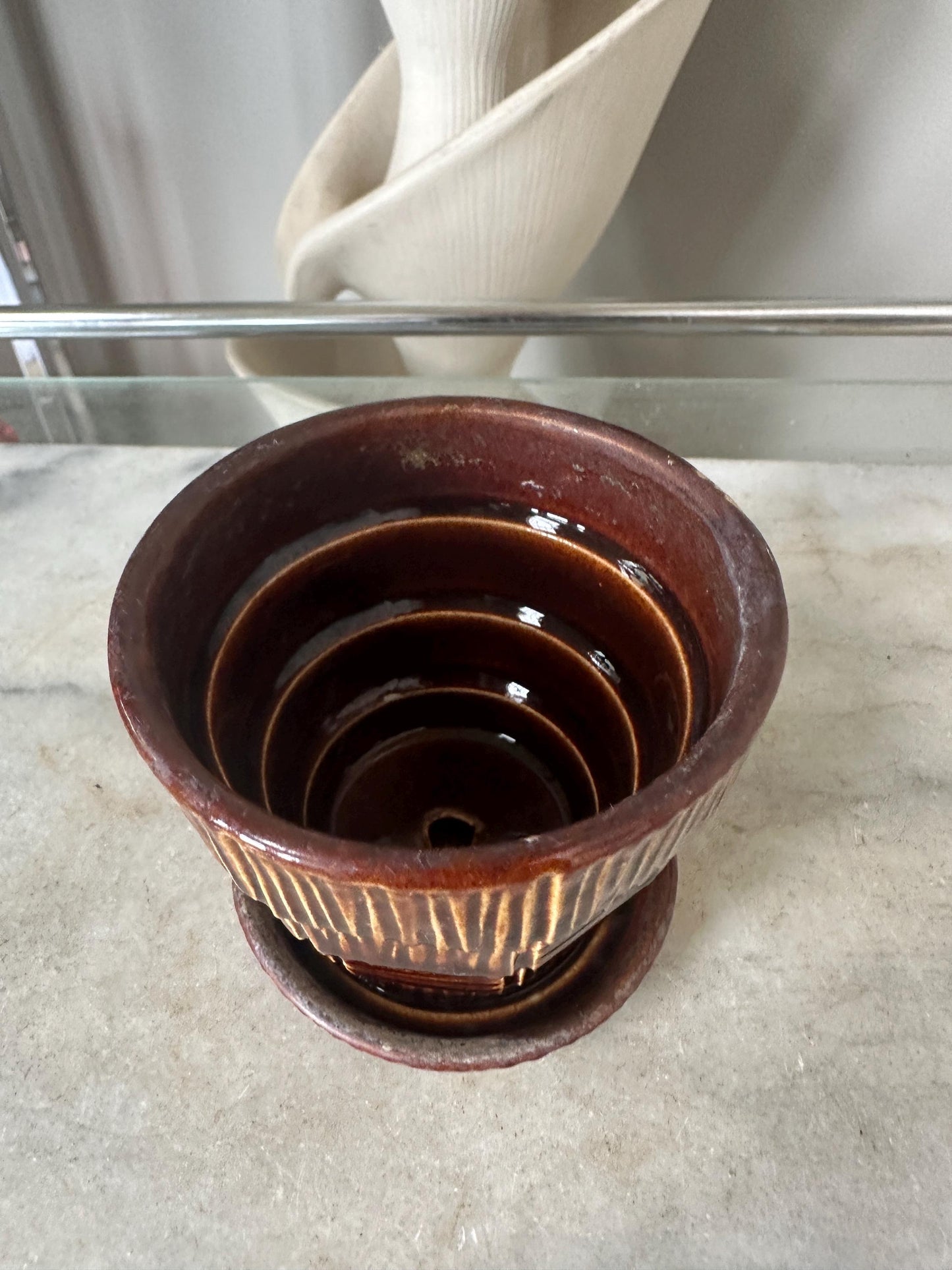 MCCOY vintage 1940’s basket weave brown planter