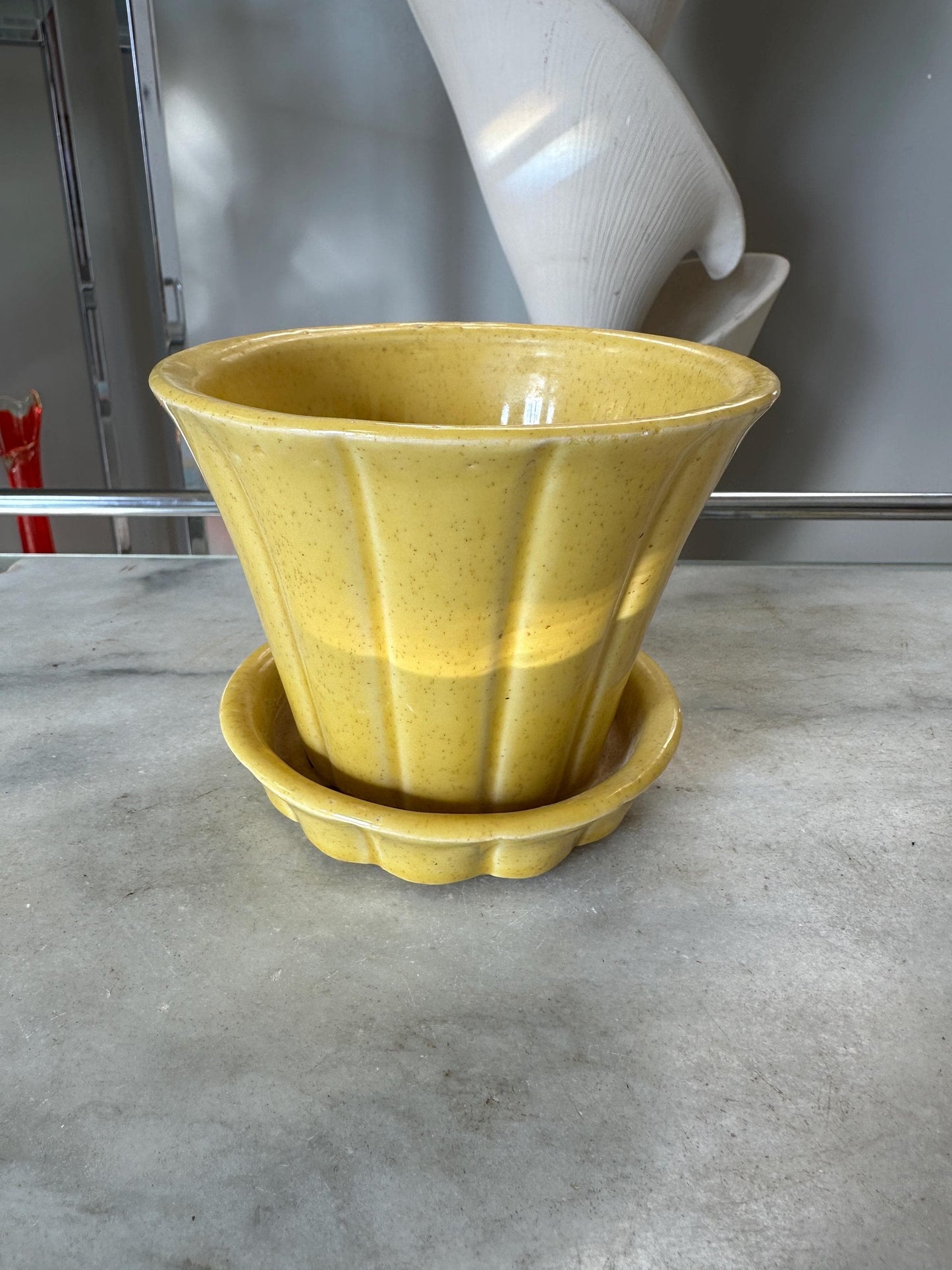 MCCOY vintage 1950s yellow planter, Yellow McCiy Flower Pot, Vintage McCoy, USA Pottery, Please Read Description