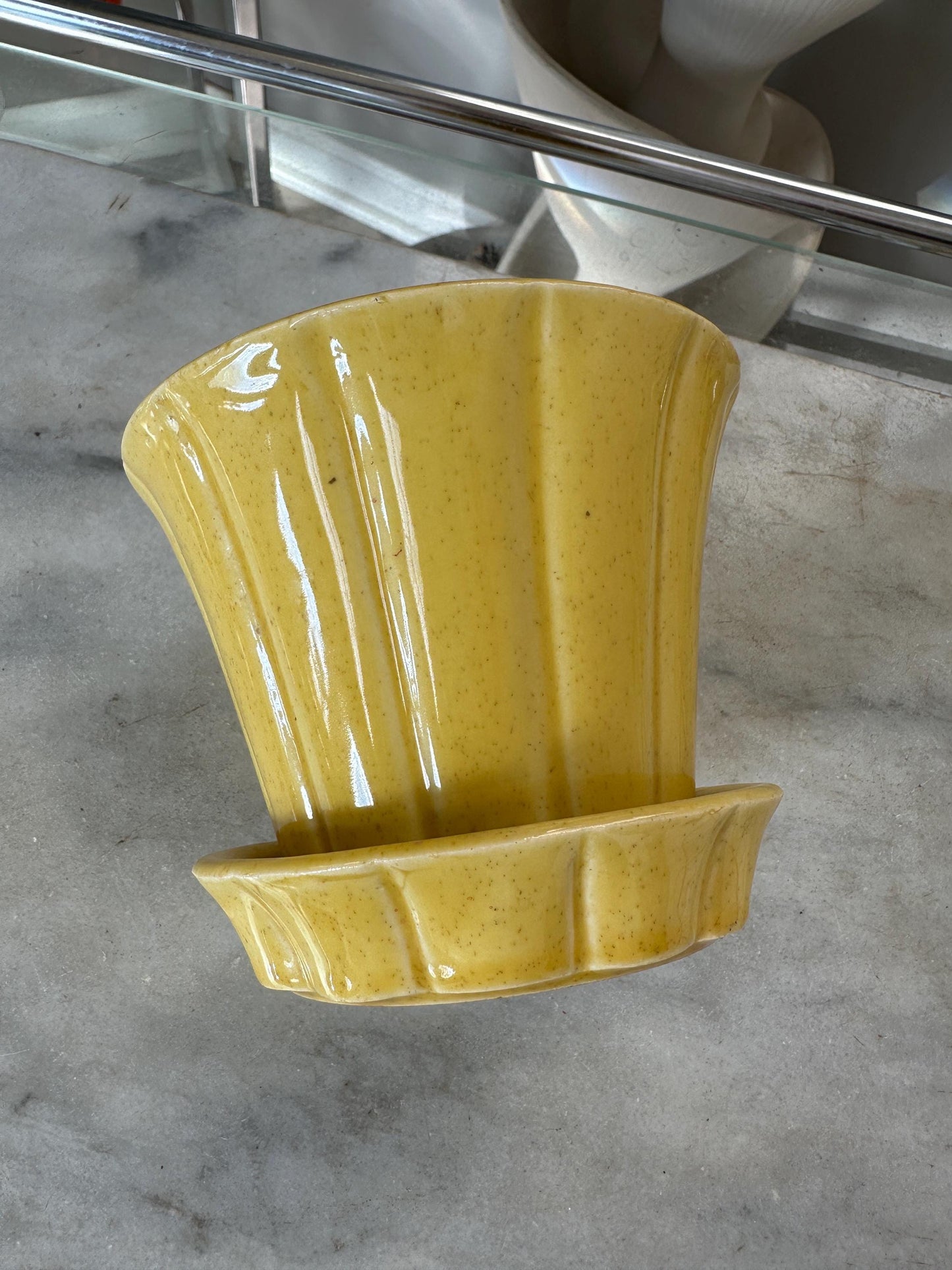 MCCOY vintage 1950s yellow planter, Yellow McCiy Flower Pot, Vintage McCoy, USA Pottery, Please Read Description