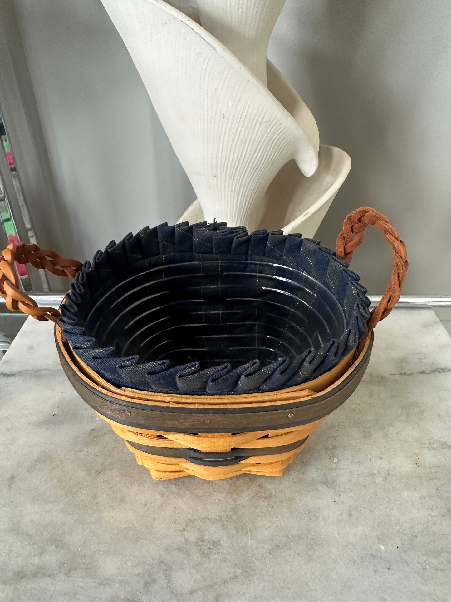 1999 Longaberger Collectors Edition Collector's Club Basket Insert Liner Handle