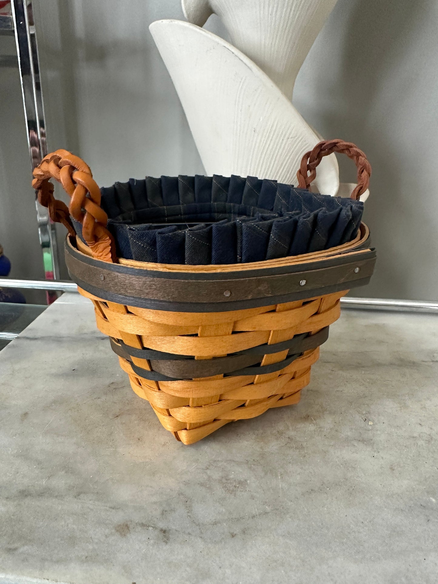 1999 Longaberger Collectors Edition Collector's Club Basket Insert Liner Handle