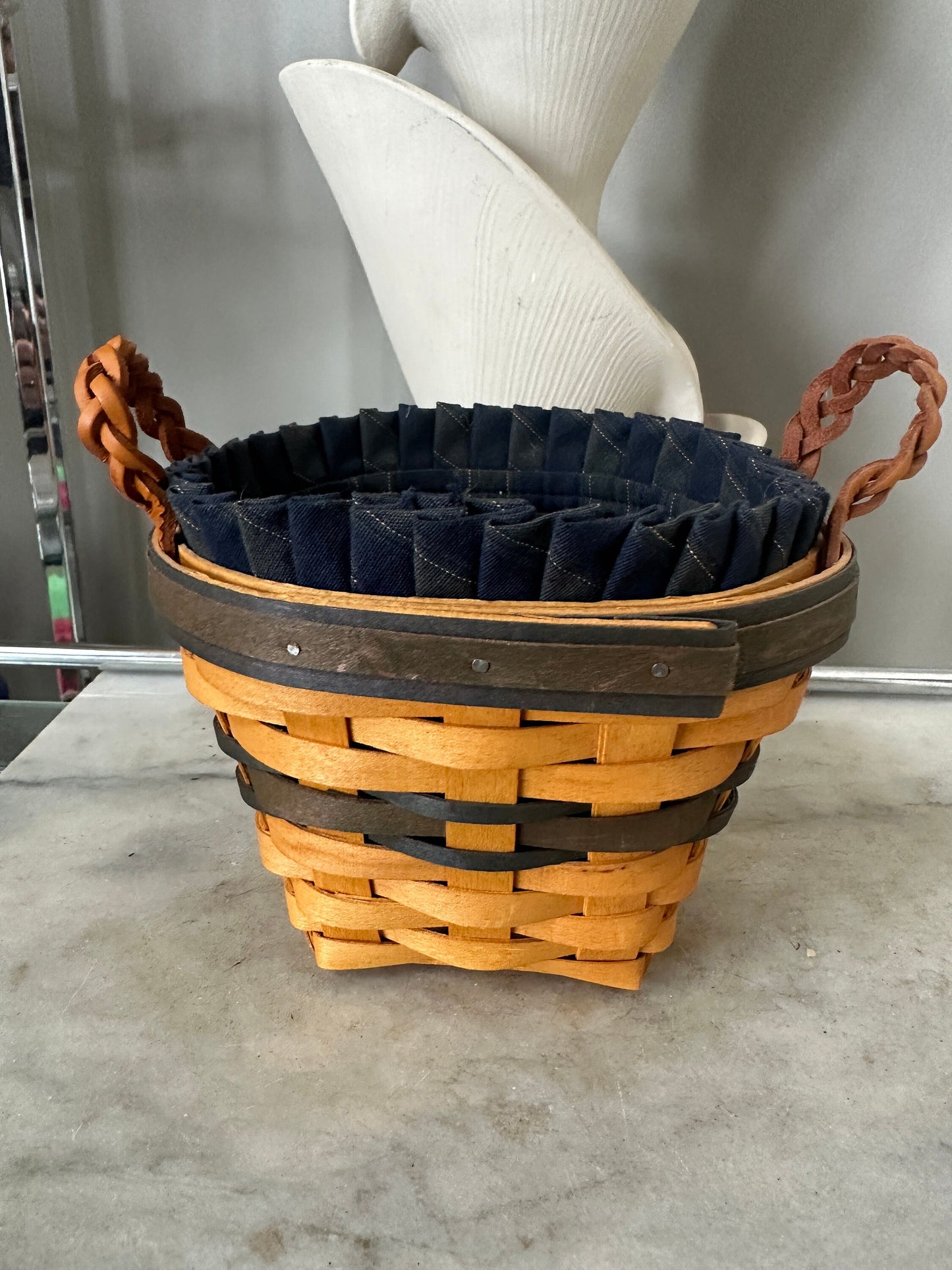 1999 Longaberger Collectors Edition Collector's Club Basket Insert Liner Handle