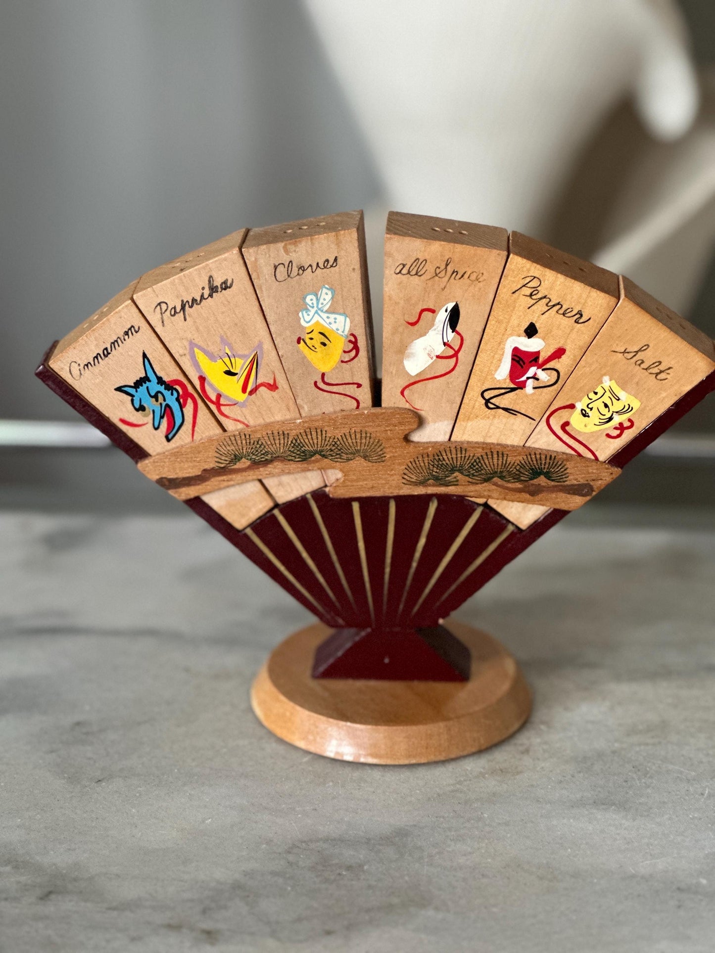 Asian Style Fan Caddy W/ 6 Wooden Shakers