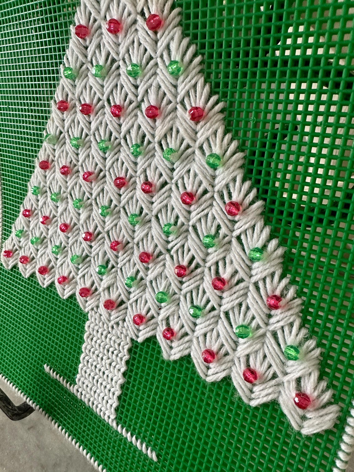 Vintage Christmas Tree Yarn Art Plastic Canvas Kitsch Wall Hanging Decor 14x11