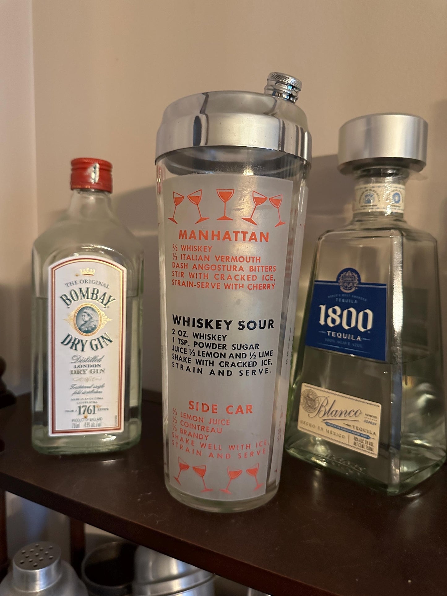 Mid century Modern cocktail shaker with recipes | Retro Barware | Mod Century Modern Bar