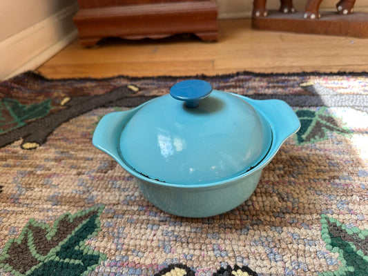 Vintage Prizer Ware Turquoise Enamel Cast Iron Dutch Oven: Mid-Century Cookware