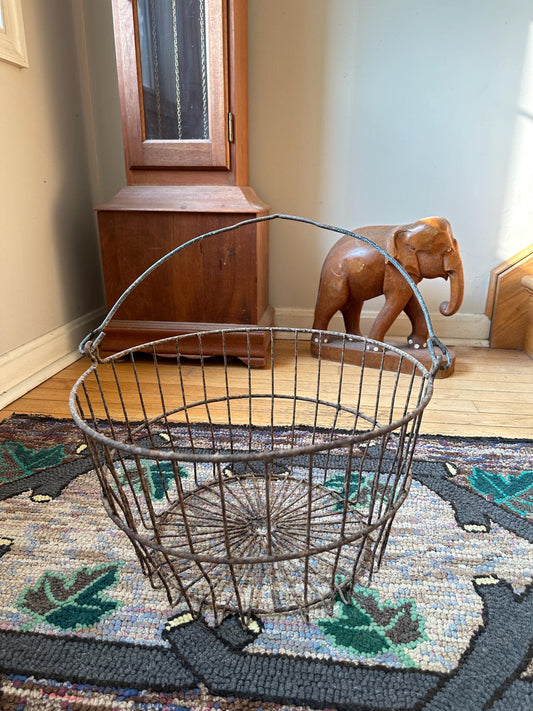 Rustic Galvanized Wire Farm Basket: Vintage Farmhouse Decor