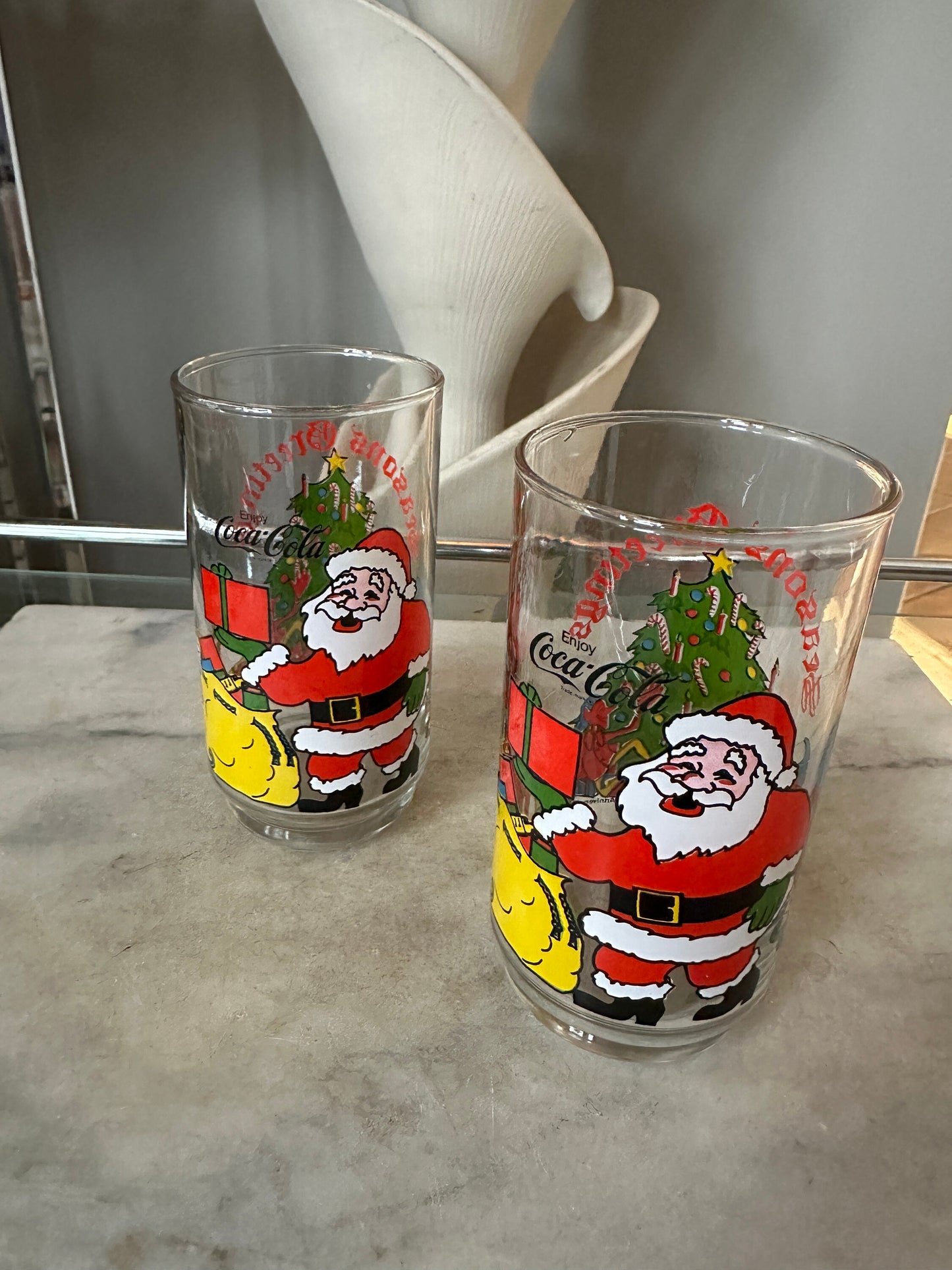 Coca Cola Vintage Glasses Set Of 2 Santa Claus Christmas Tree Drinking Glasses