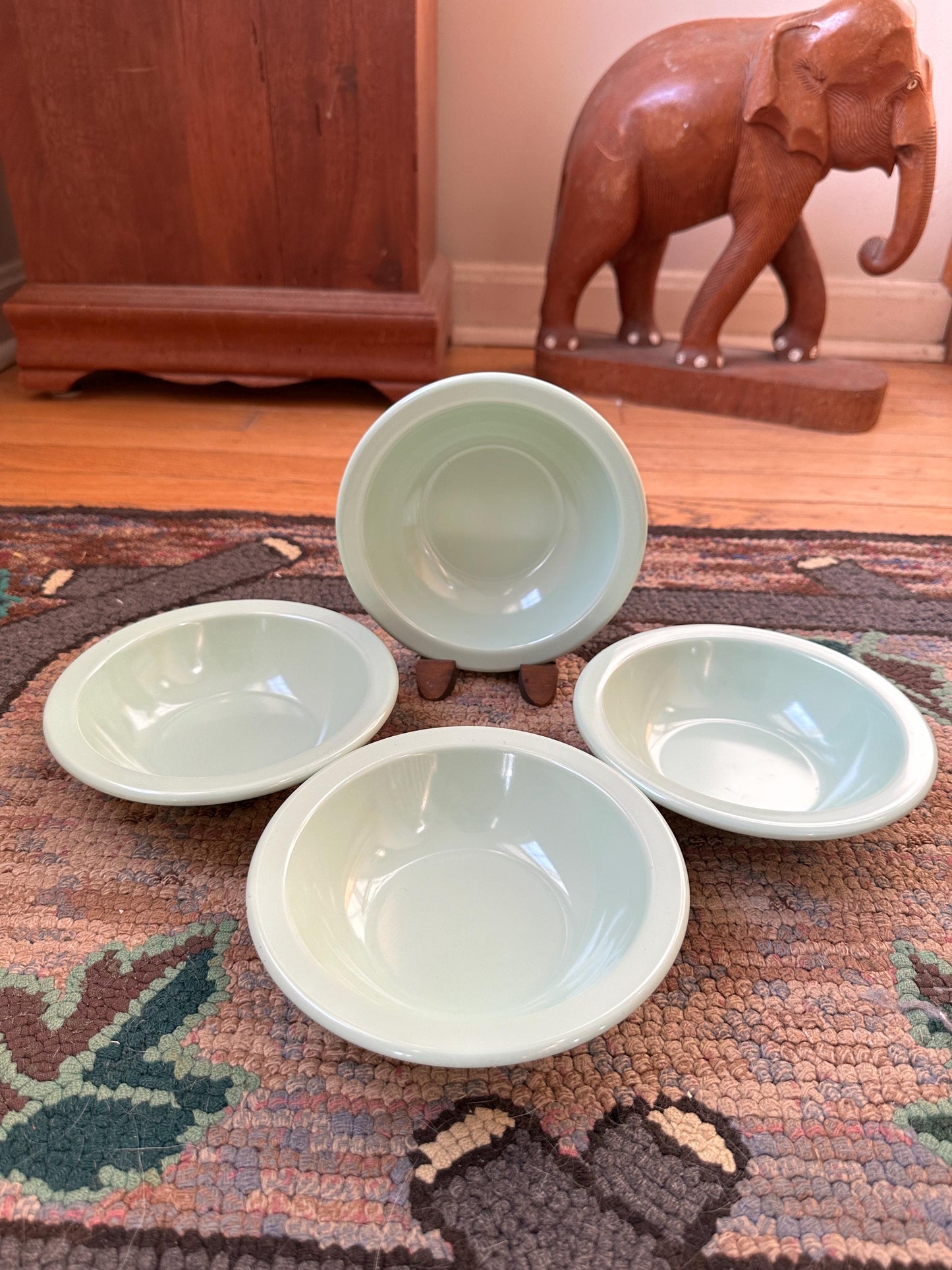 Vintage Texas Ware Melmac Bowls: Pastel Green Retro Kitchenware, Set of 4
