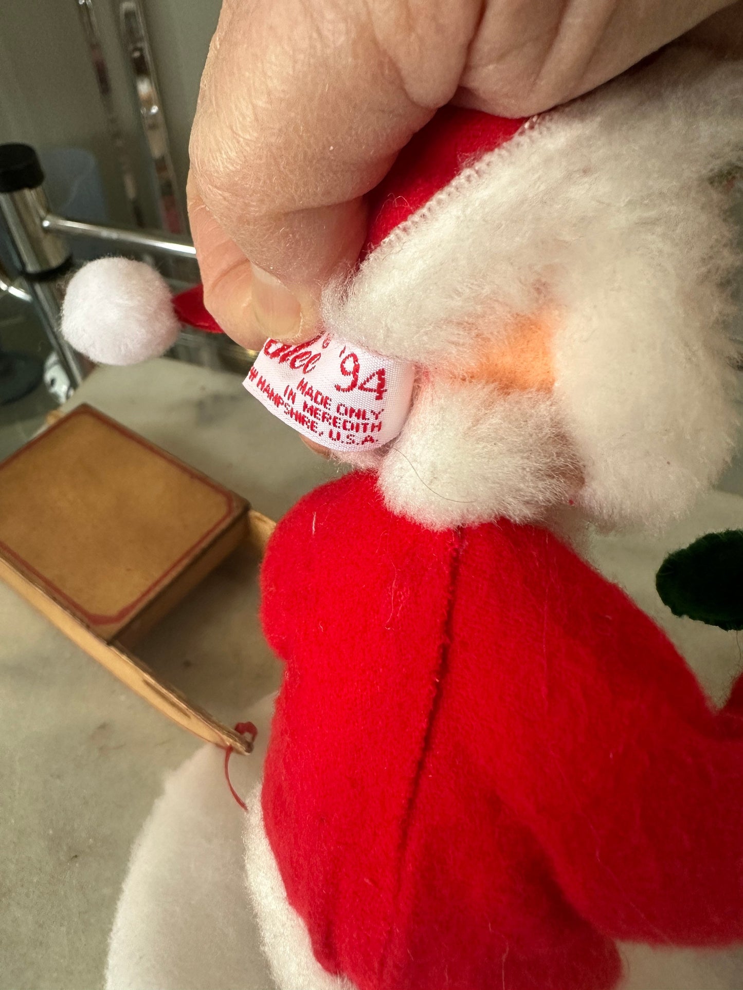 1994 Annalee Santa pulling sleigh with tree