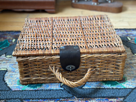 Vintage Woven Wicker Picnic Basket – Rustic Home Storage & Decorative Market Bag, Wine Case