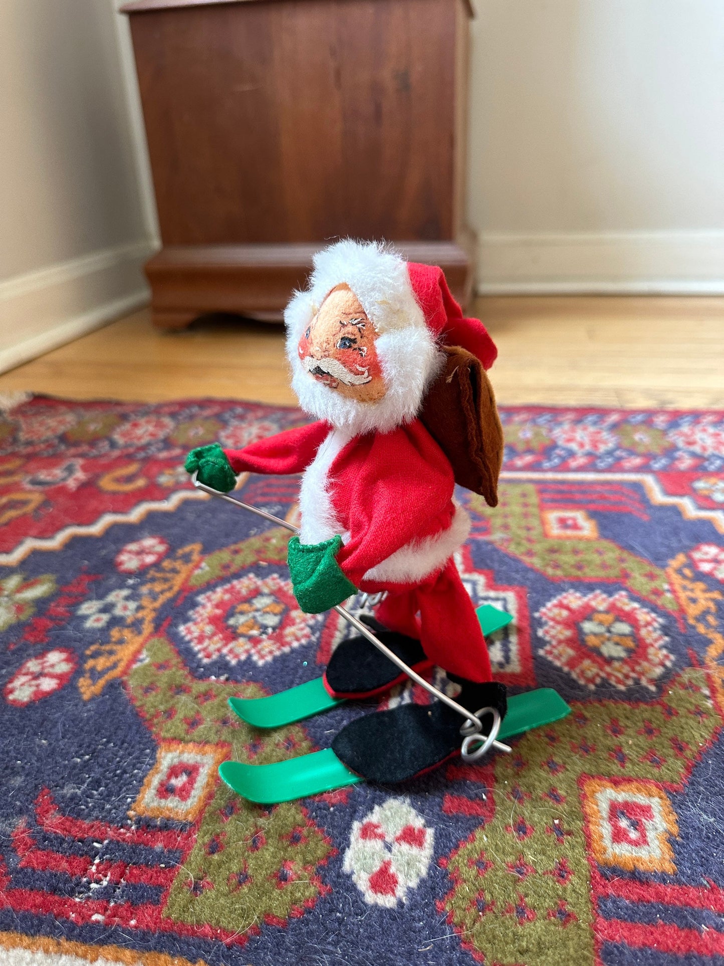 Vintage ANNALEE Skiing Santa Claus Vintage CHRISTMAS Mobilitee 1963 w/ Tags, kitschy