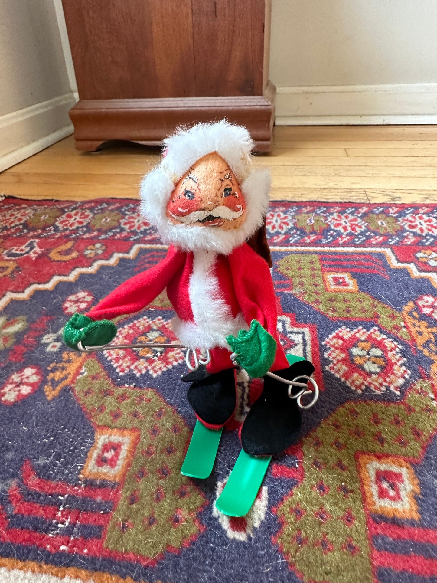 Vintage ANNALEE Skiing Santa Claus Vintage CHRISTMAS Mobilitee 1963 w/ Tags, kitschy