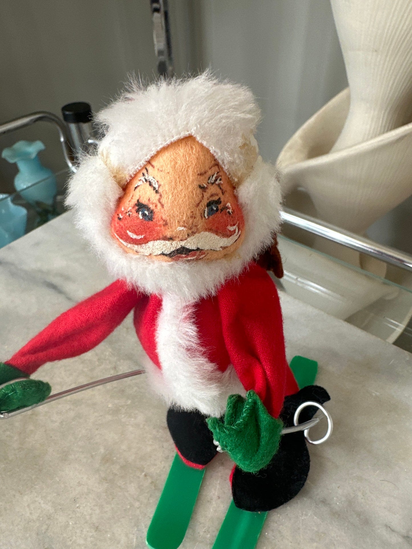 Vintage ANNALEE Skiing Santa Claus Vintage CHRISTMAS Mobilitee 1963 w/ Tags, kitschy