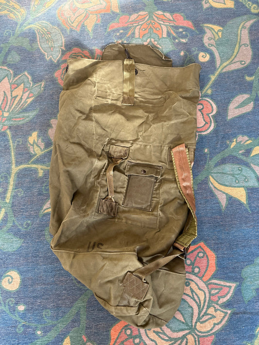 Vintage Us Army Duffle Bag Backpack | Canvas Green Traveler ~ US Army Duffel Bag - Military Issue | US | 36 x 21