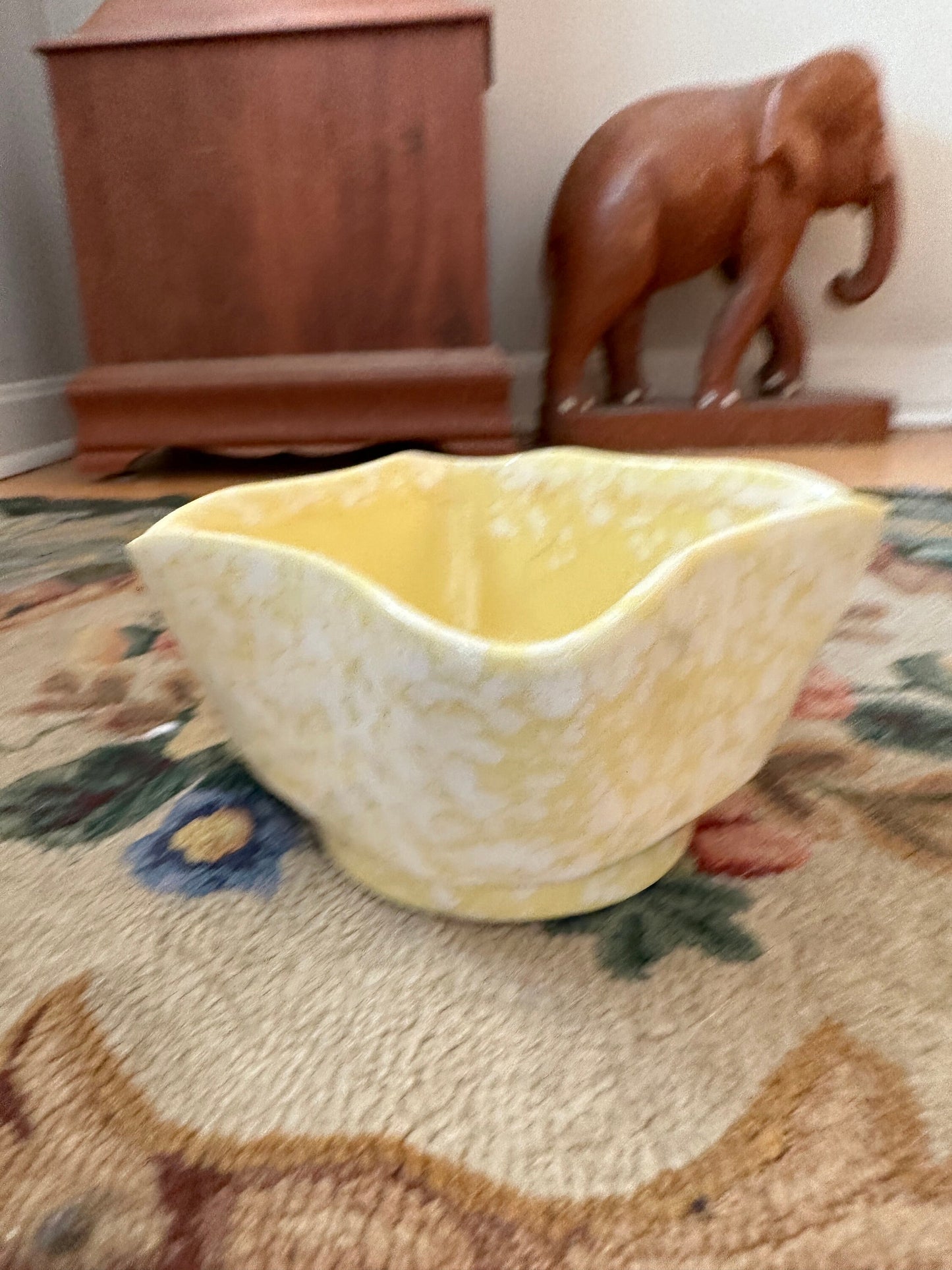 Vintage MCM USA Pottery (Shawnee?) spatterware planter 4001