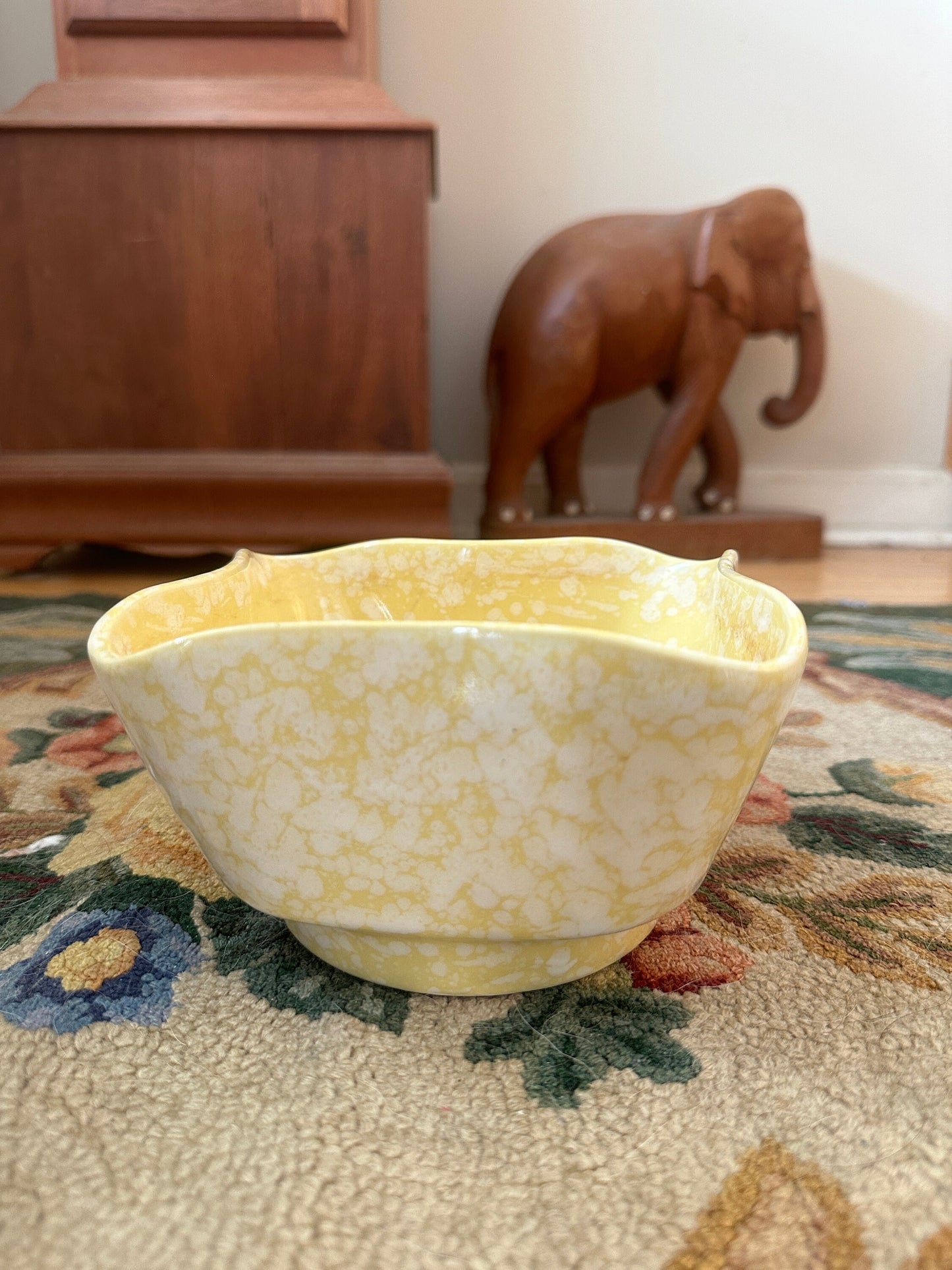 Vintage MCM USA Pottery (Shawnee?) spatterware planter 4001