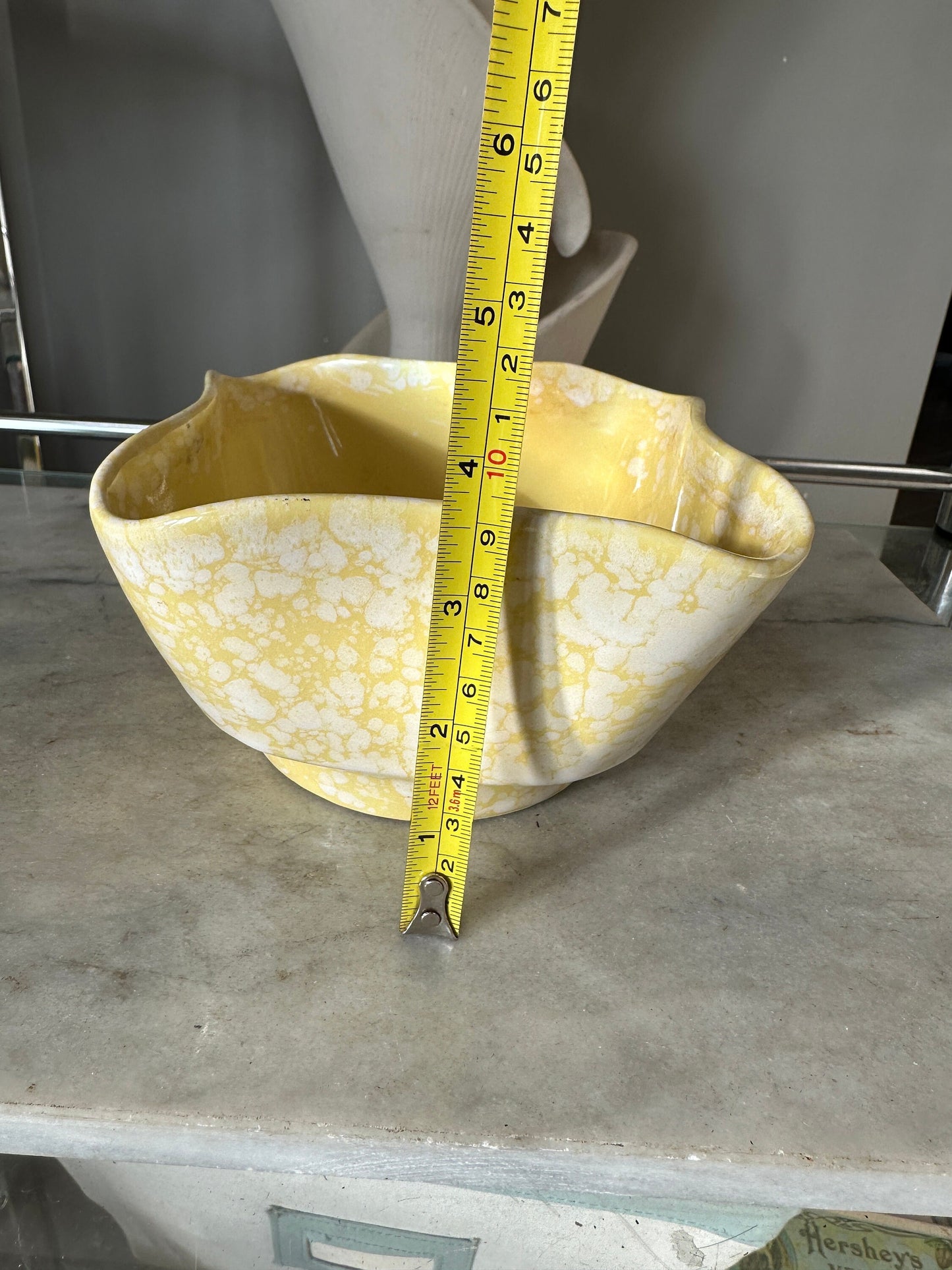 Vintage MCM USA Pottery (Shawnee?) spatterware planter 4001