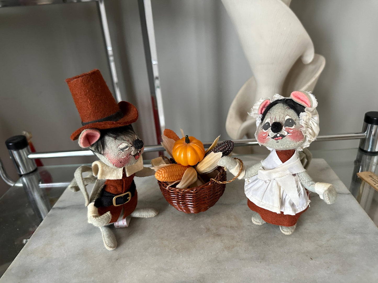 Annalee Mobilitee 7" Male Pilgrim & 6" Female Pilgrim Mice with Basket