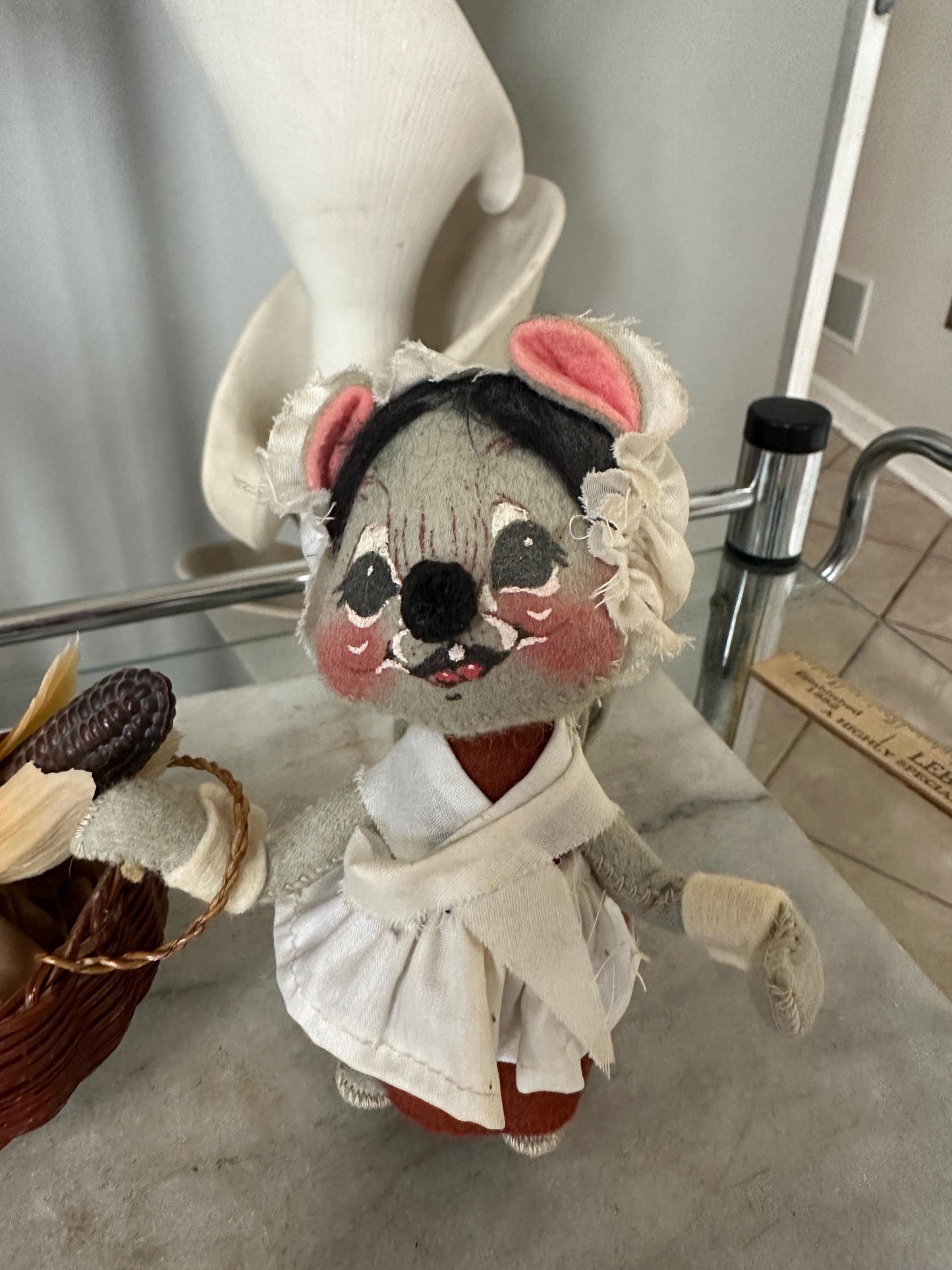 Annalee Mobilitee 7" Male Pilgrim & 6" Female Pilgrim Mice with Basket